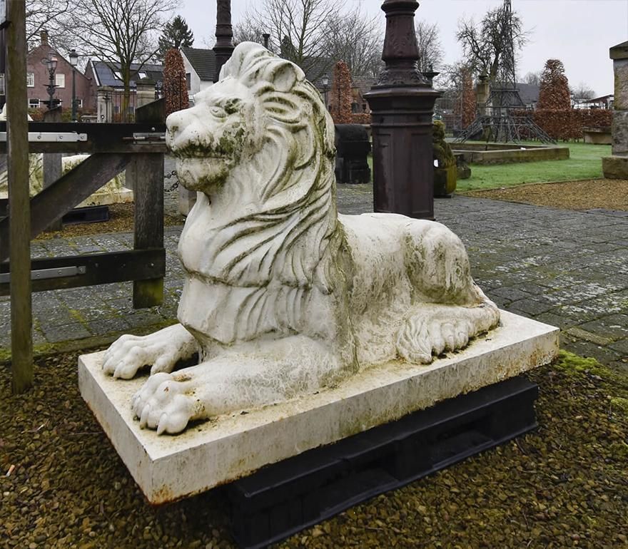 19th Century Set Of Cast Iron Lion Statues photo Art