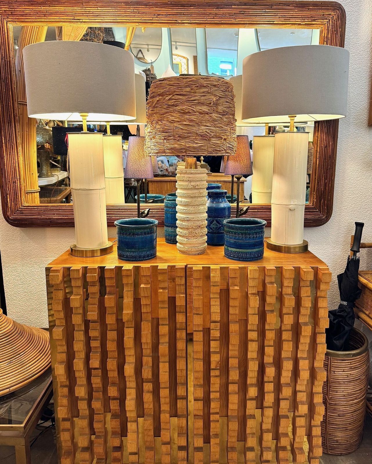 1550.0 A Pair Of Ivory Lacquered Real Bamboo And Brass Lamps With Bespoke Linen Shades photo