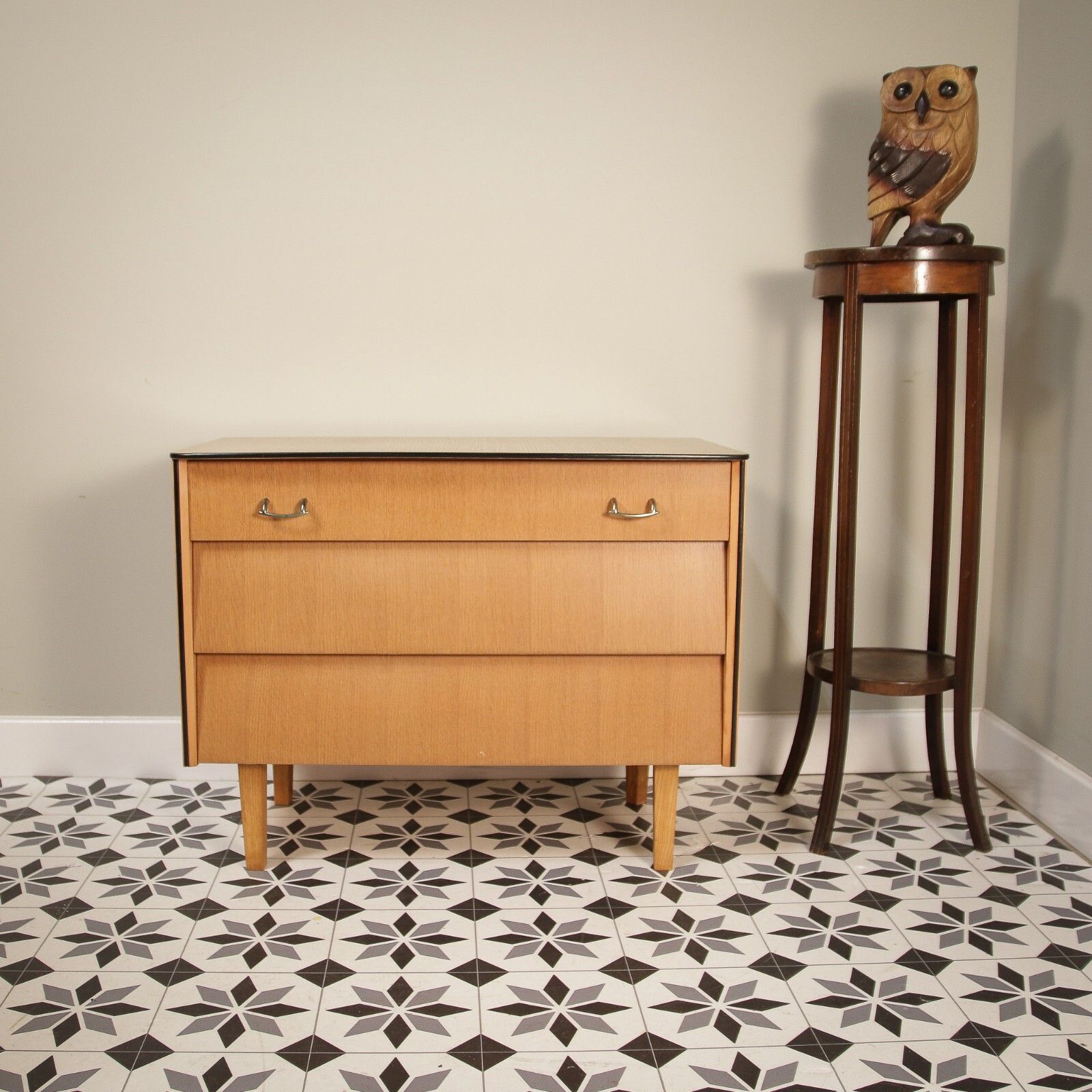 Vintage Chest Of Drawers Avalon Yatton Oak Faced Mid Century Retro photo furniture