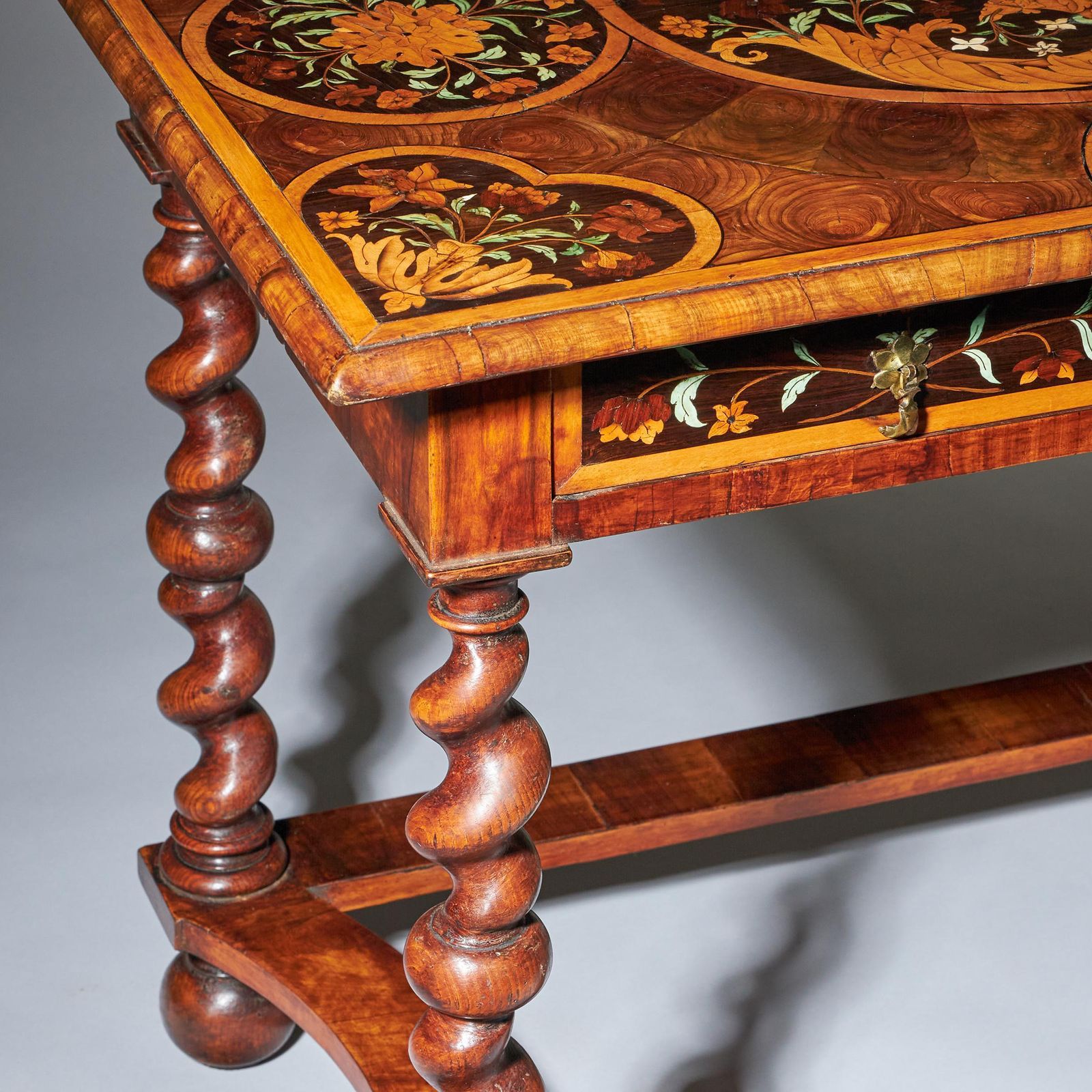 photo vinterior Highly Important 17th Century Charles II Floral Marquetry Table By Gerrit Jensen