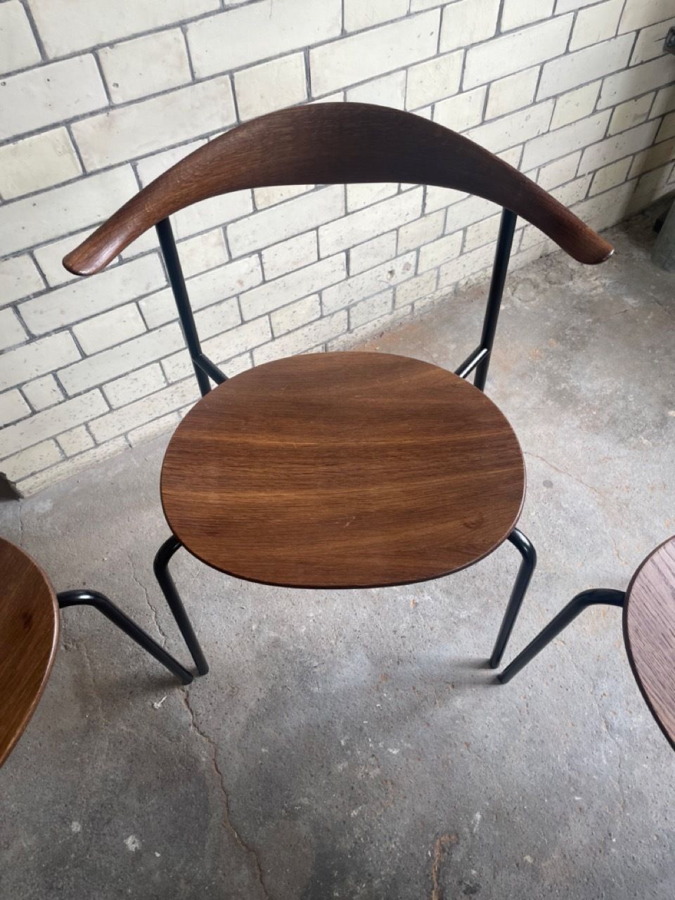 1x Carl Hansen & Søn Ch88t Chair Designed By Hans J Wegner In Oak With Black Powder Coated Frame