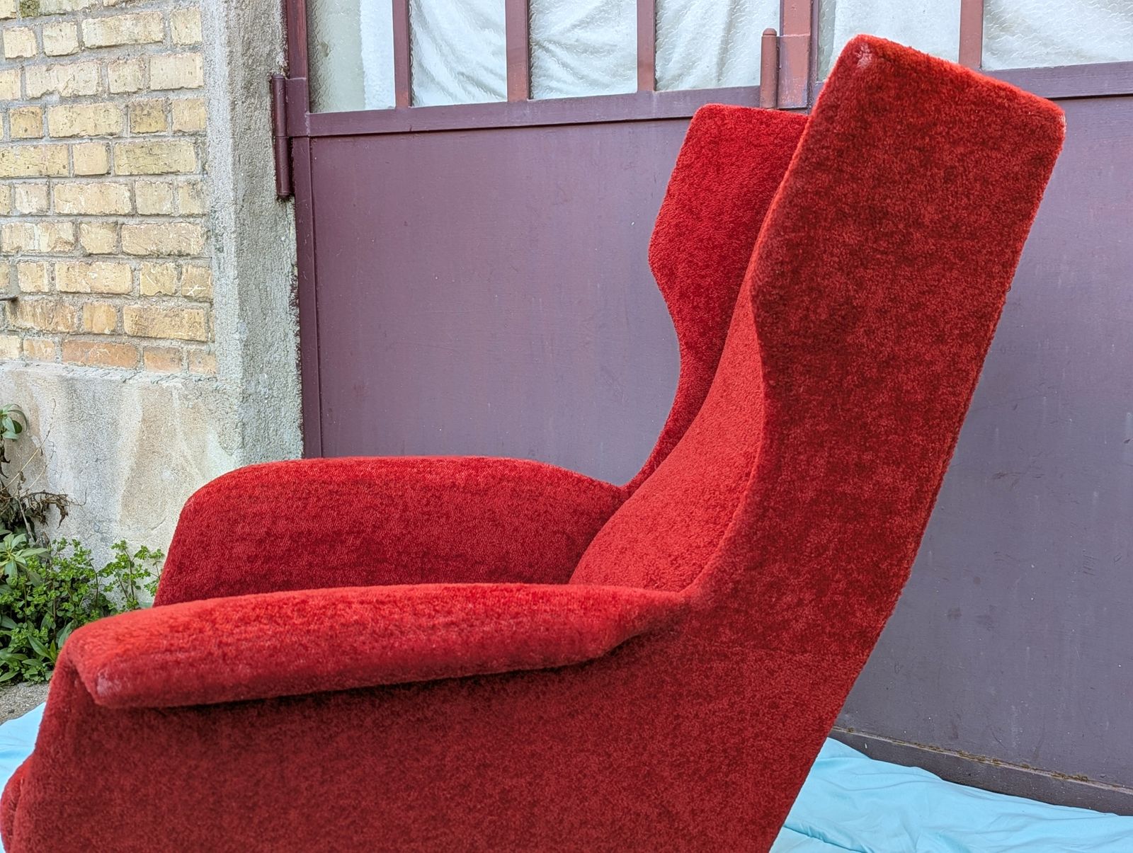 photo vinterior Italian Dark Crimson Velvet & Brass 1950s Wingback Armchair