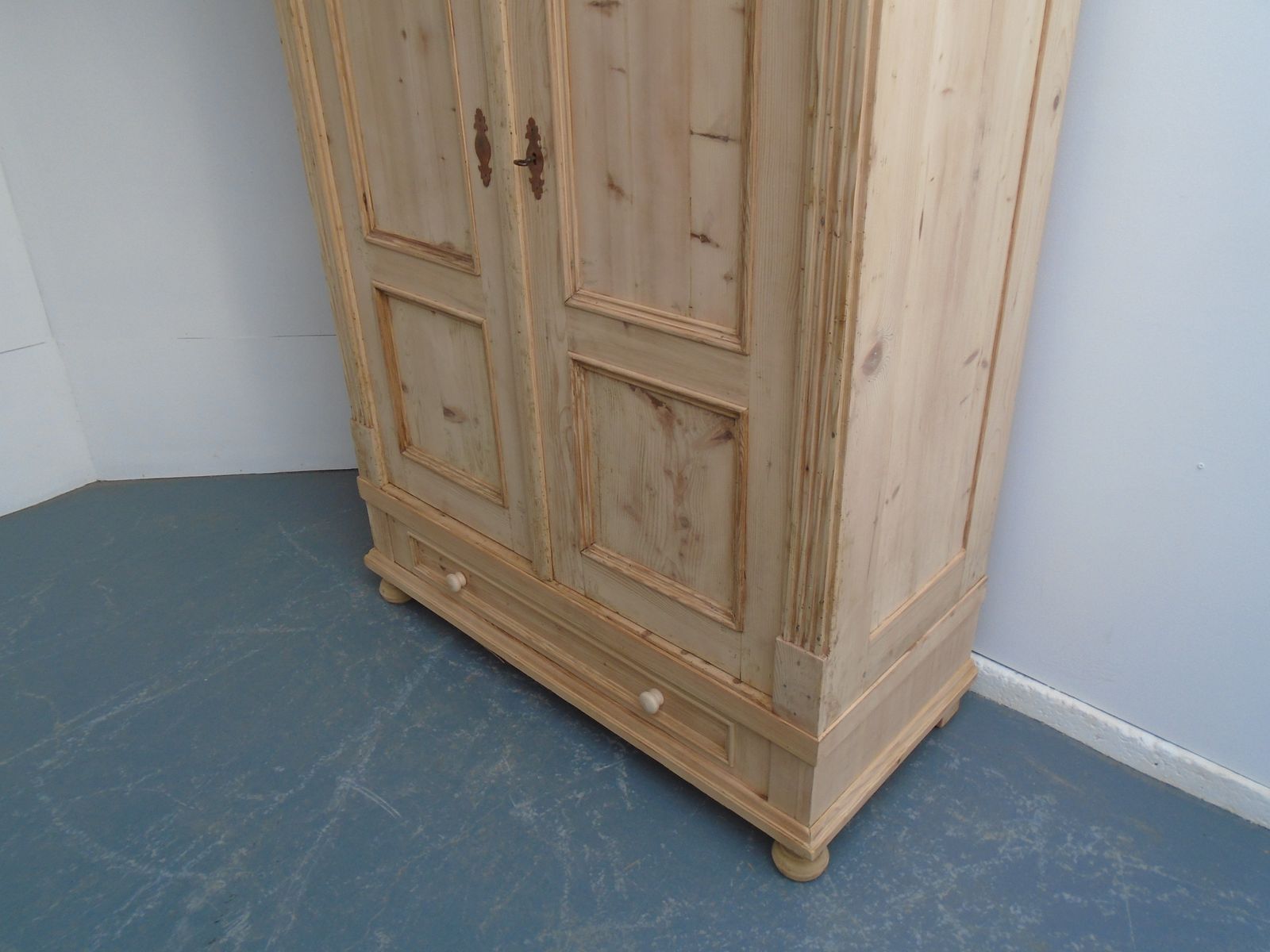 A Victorian Shelved Pine  Knockdown Wardrobe To Wax/Paint photo Furniture