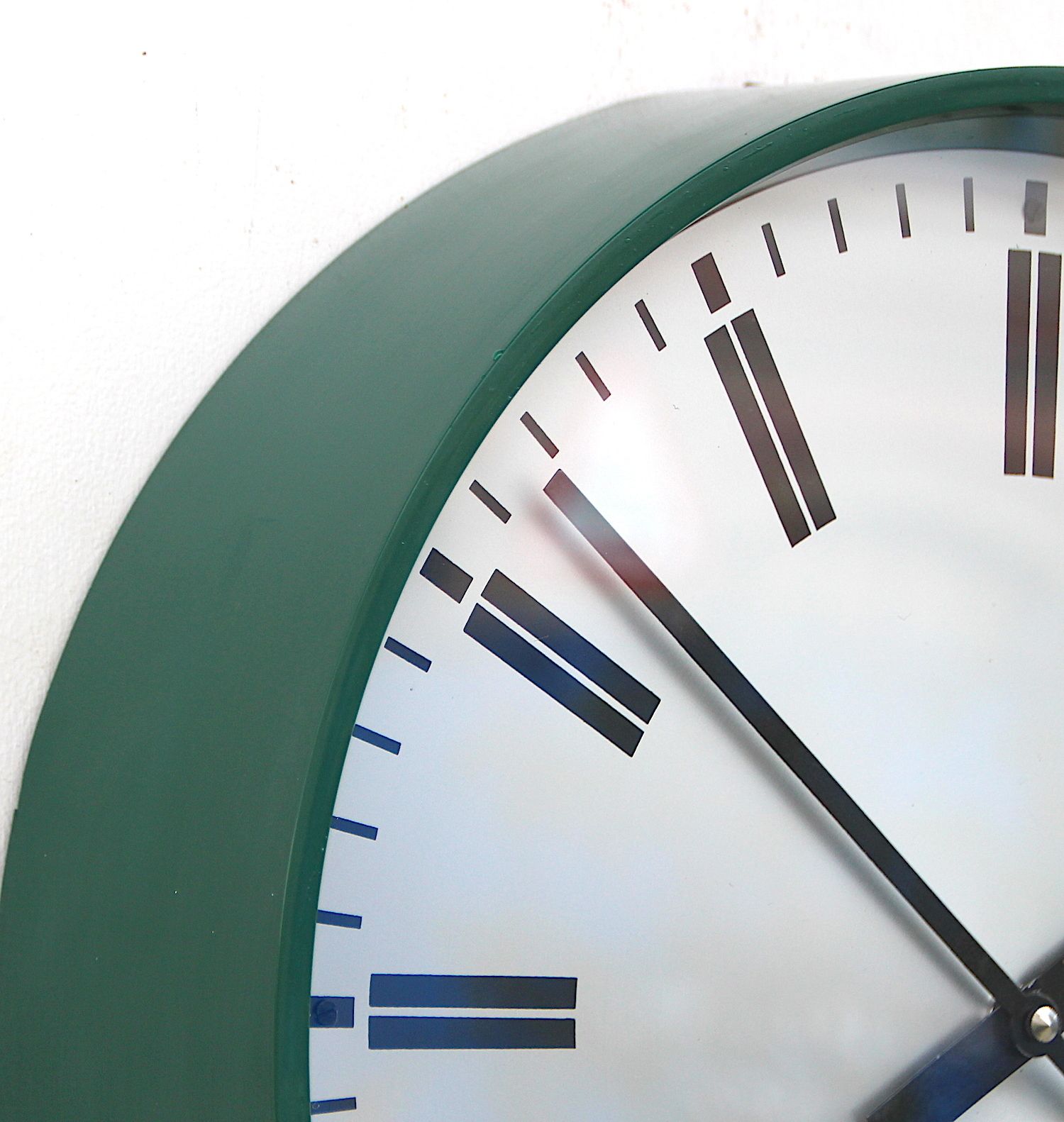 Home Decor 1980s British Office/Commercial Industrial Wall Clock. Fully Guaranteed photo