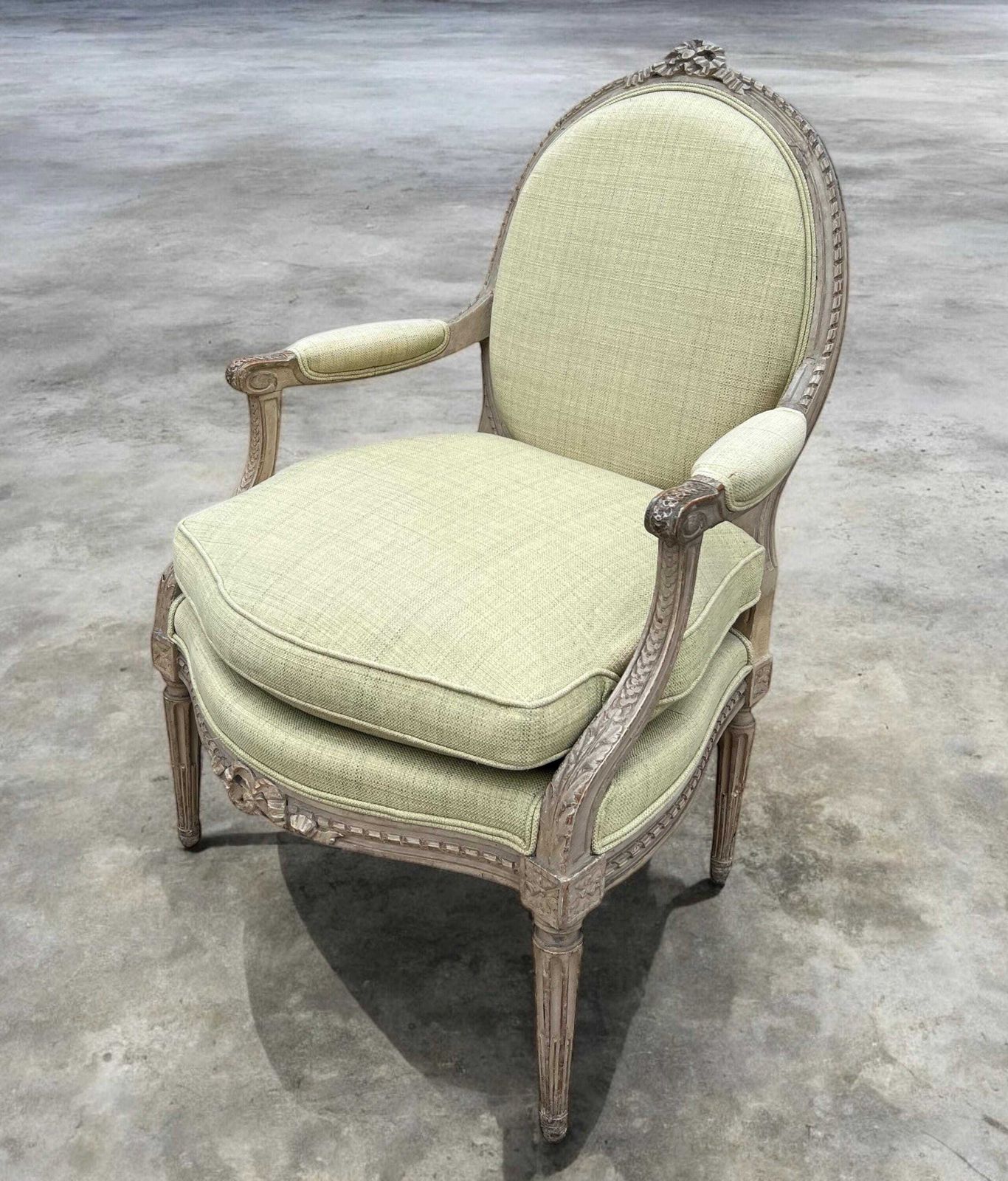 Louis XVI Style Vintage Carved Arm Chair. photo furniture
