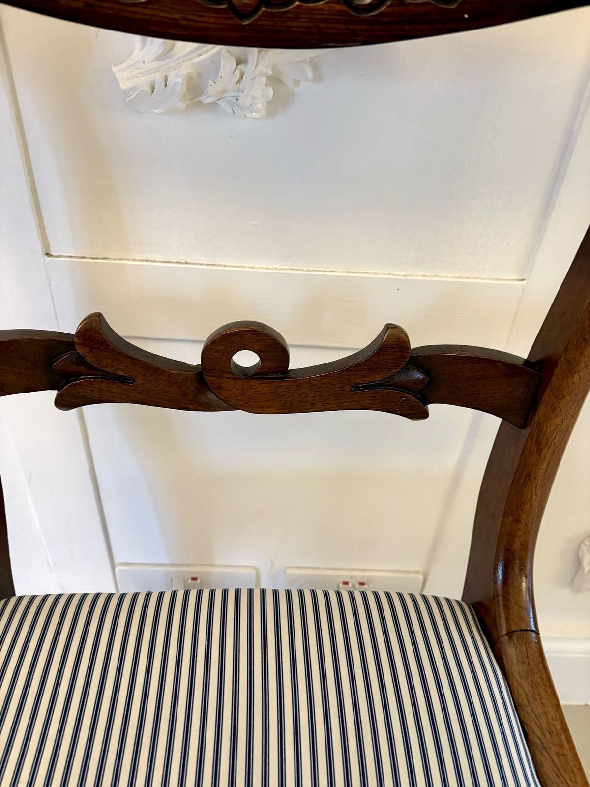 Outstanding Quality Set Of 8 Antique Carved Rosewood Dining Chairs photo for sale