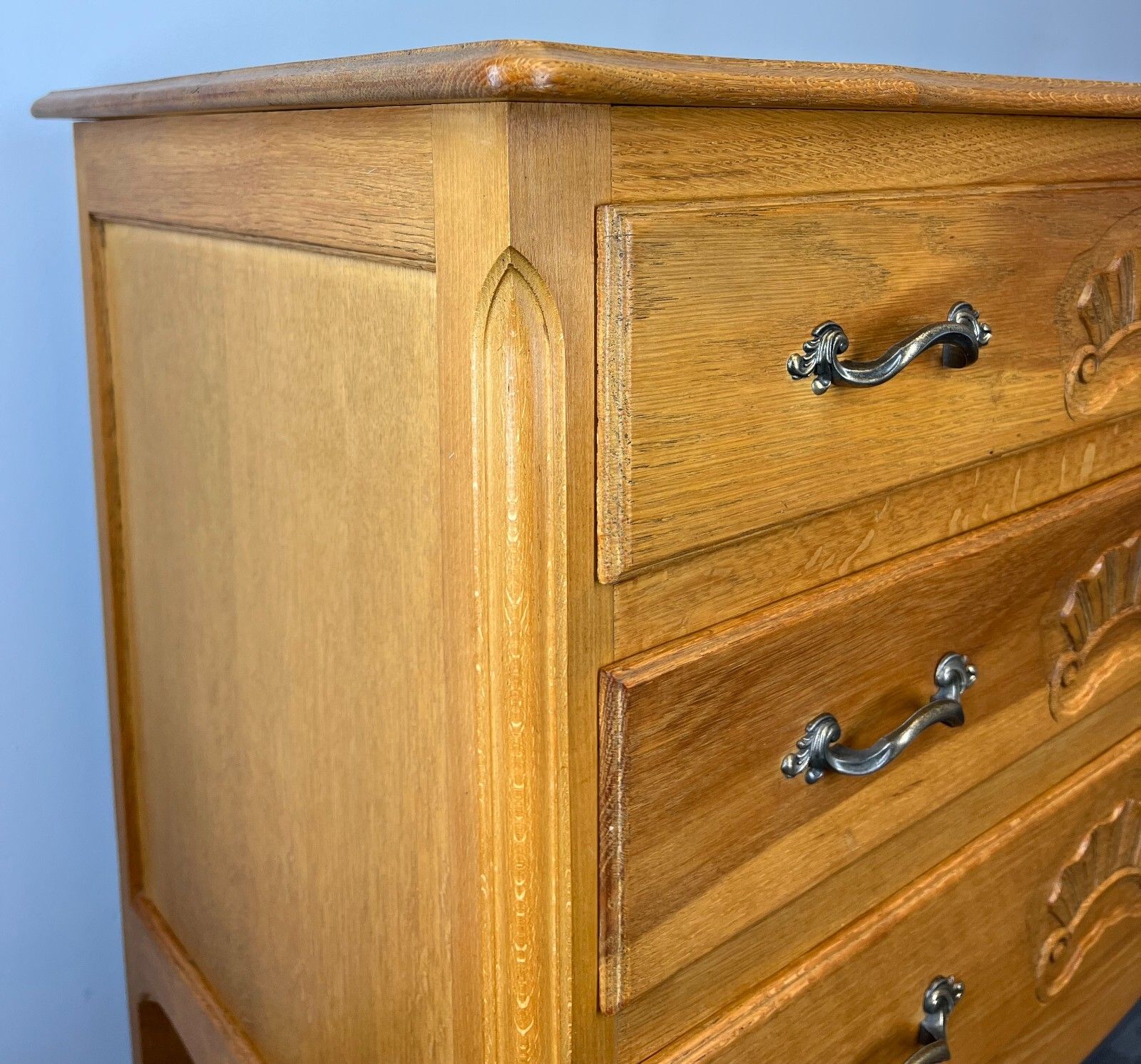 photo furniture Vintage French Oak Chest Of Drawers – 3 Drawer  Commode Cabinet  – Lot 3727