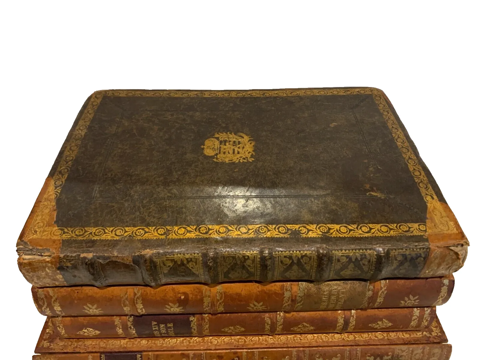 832.5 Liquor Cellar And Game Box In Fake Books 20th Century photo