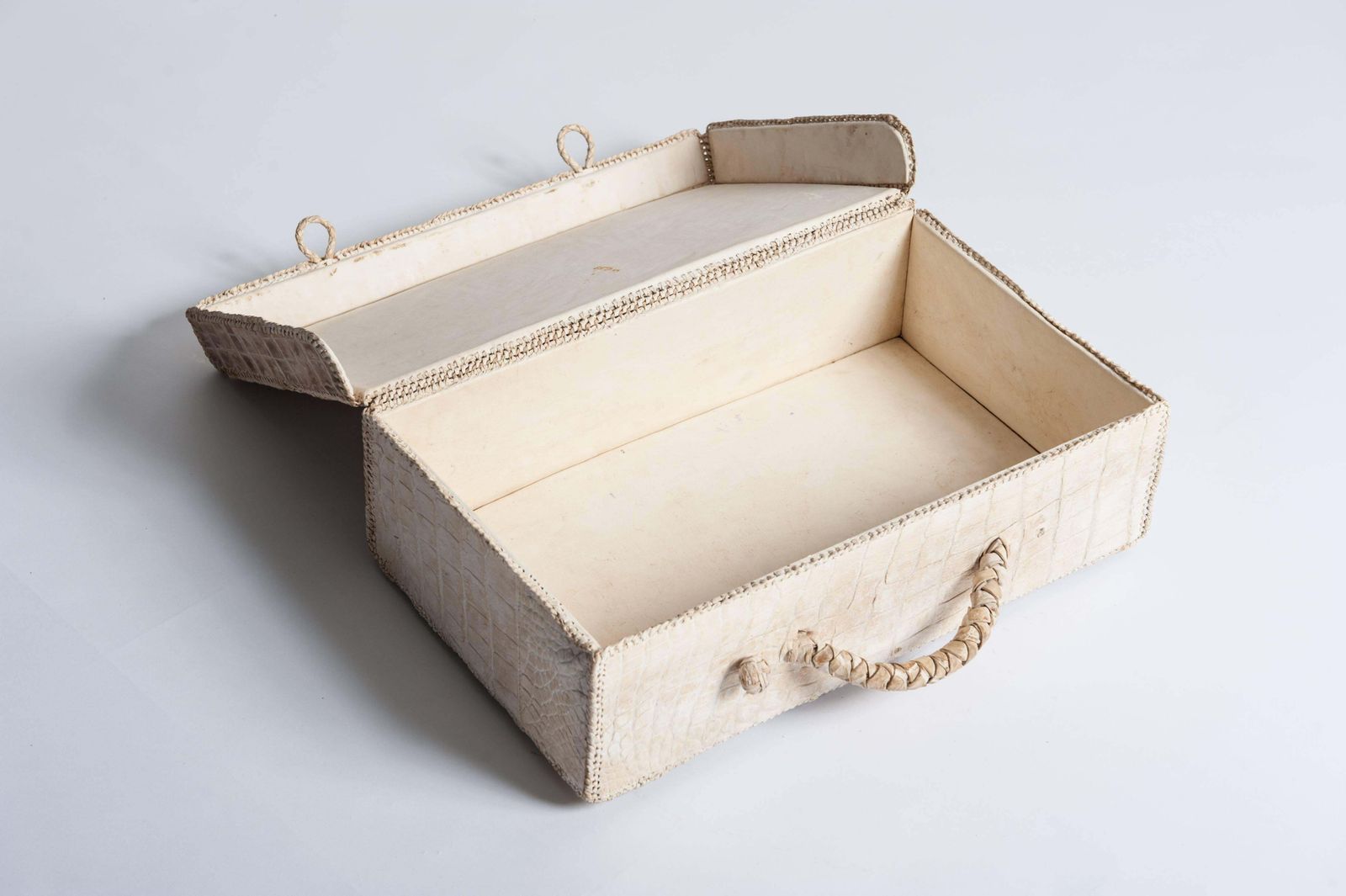Unique French Art Déco Picnic Case Creme White Hornback Croco Leather 1930s photo vinterior