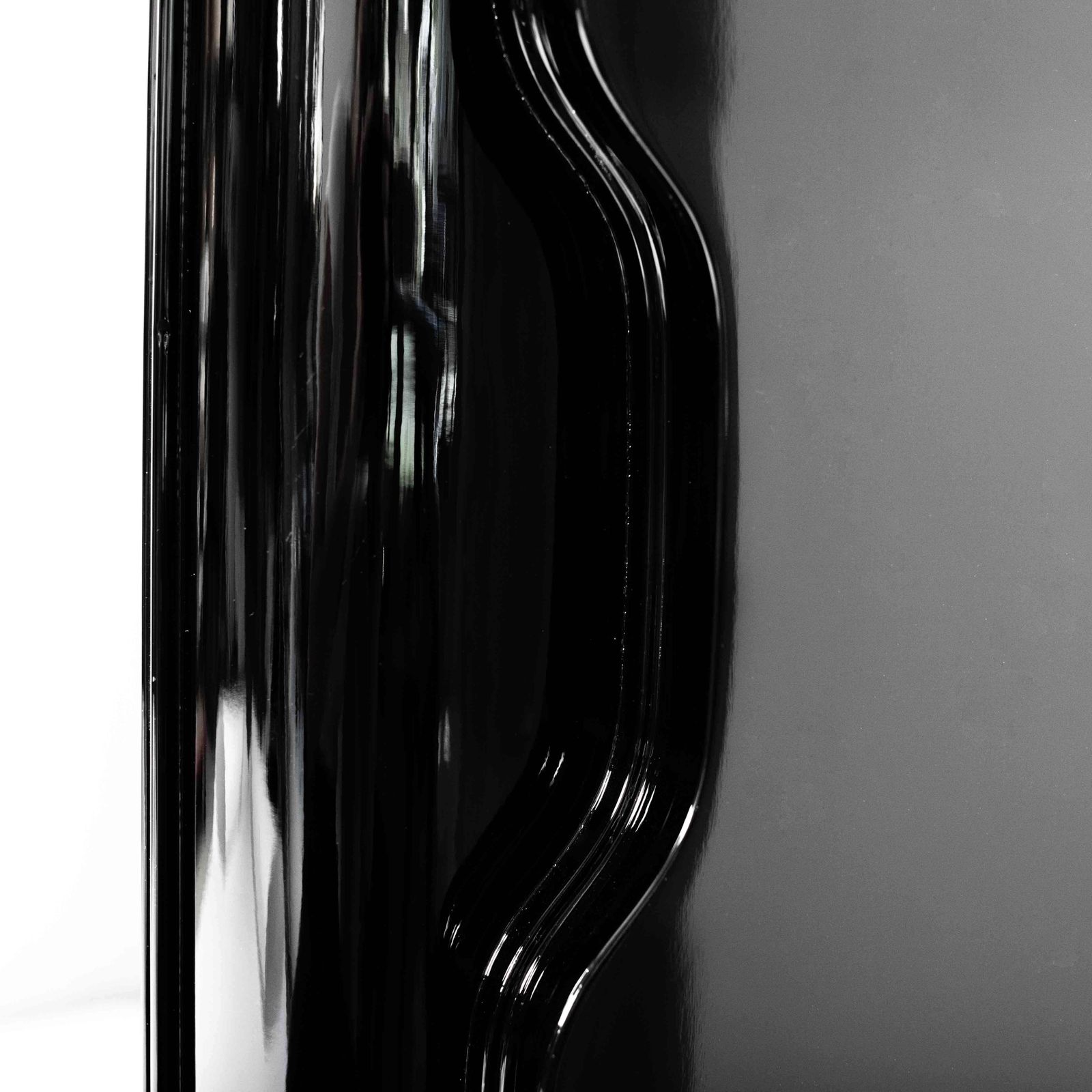 photo furniture Mid Century Italian Credenza Black Lacquer Brass Details By Vittorio Dassi 1950s