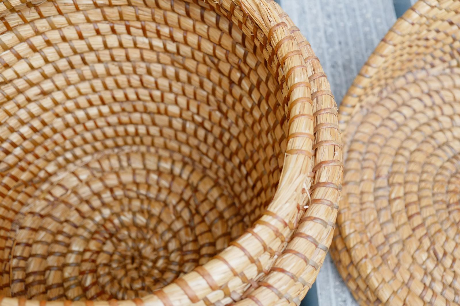 photo furniture Bohemian Rattan Bedroom Chair   Reeded Hand Woven Straw Basket Chair