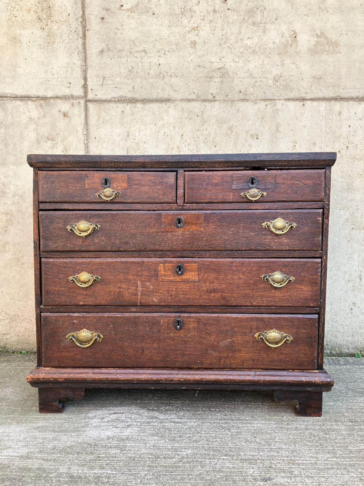 English Antique Chest Of Drawers In Oak photo 960.0