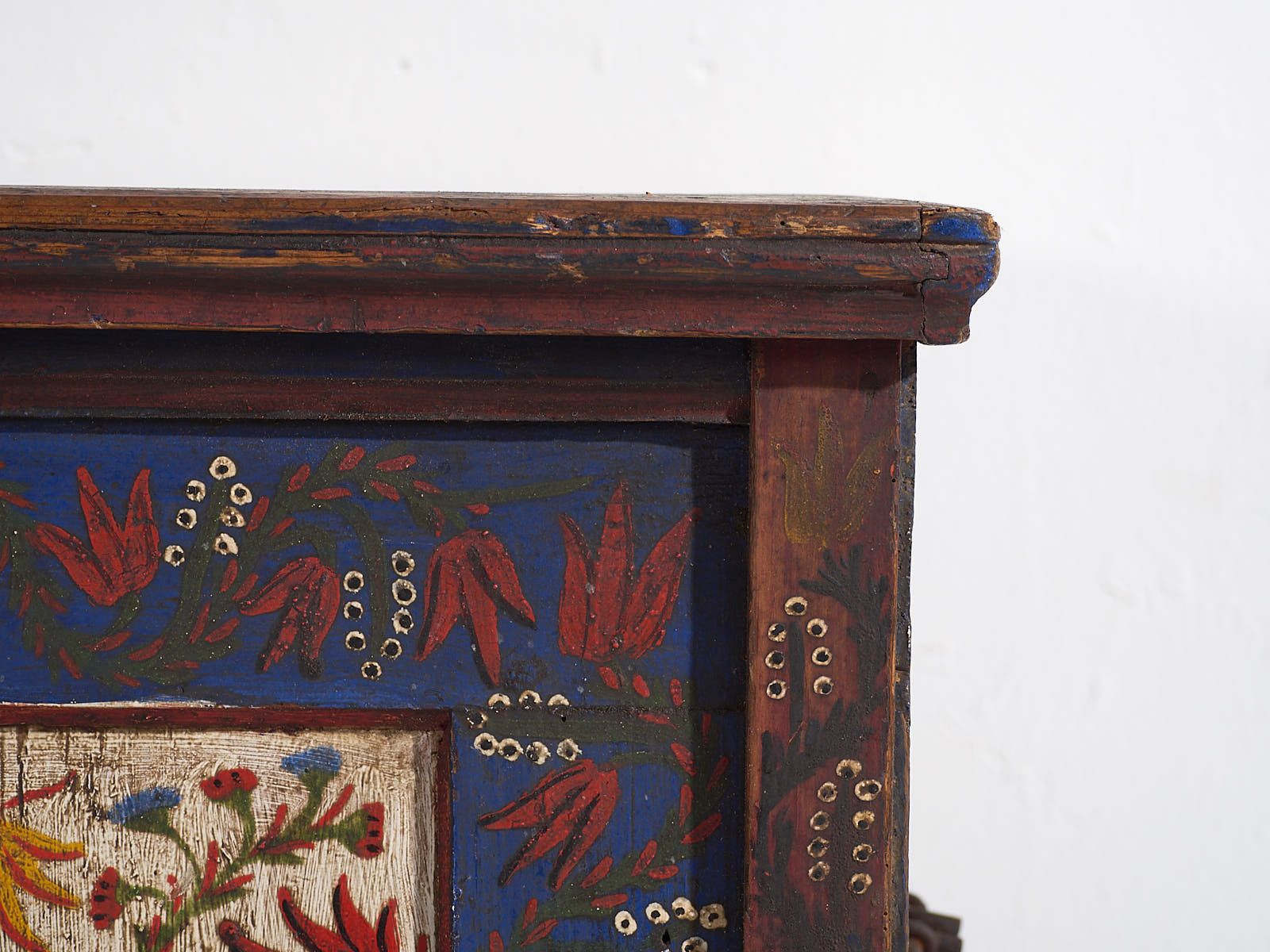 photo vinterior Antique Blue Trunk With Hand Painted Floral Details (C.1870) #2