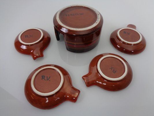 Pop Art Ceramic Ashtrays By Romolo Verzolini For Questa Maiolica, Italy, 1970s, Set Of 5 photo vinterior