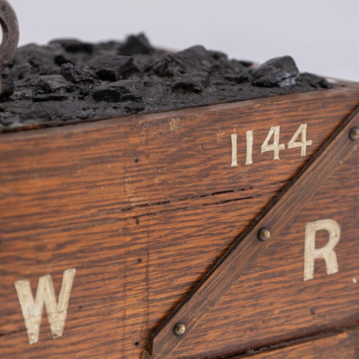 photo vintage Antique 20th Century Edwardian Oak Gwr Railway Locomotive Tender Box C.1900