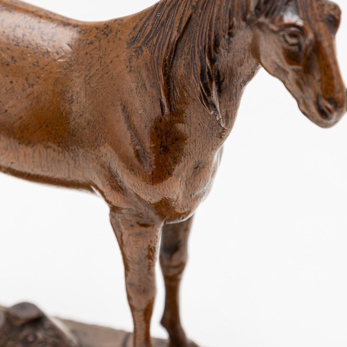 Antique 20th Century Victorian English Carved Walnut Horse C.1900 photo vinterior