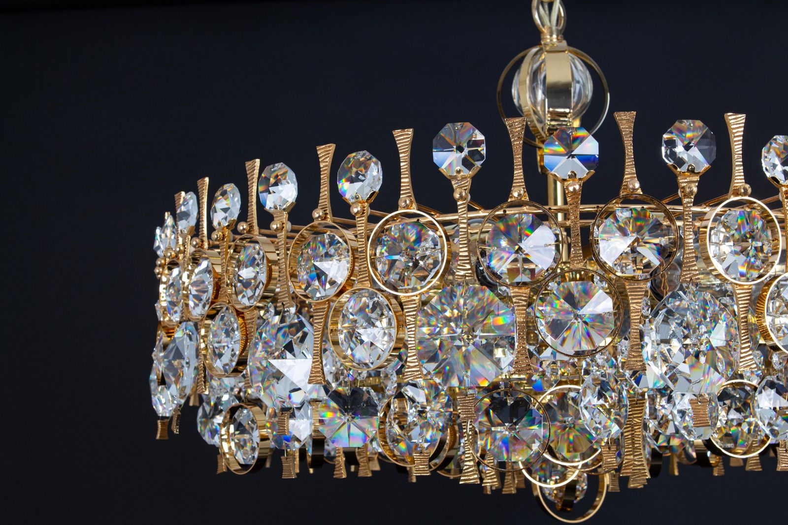 photo vintage Large Gilt Brass And Crystal Chandelier, By Palwa, Germany, 1970s