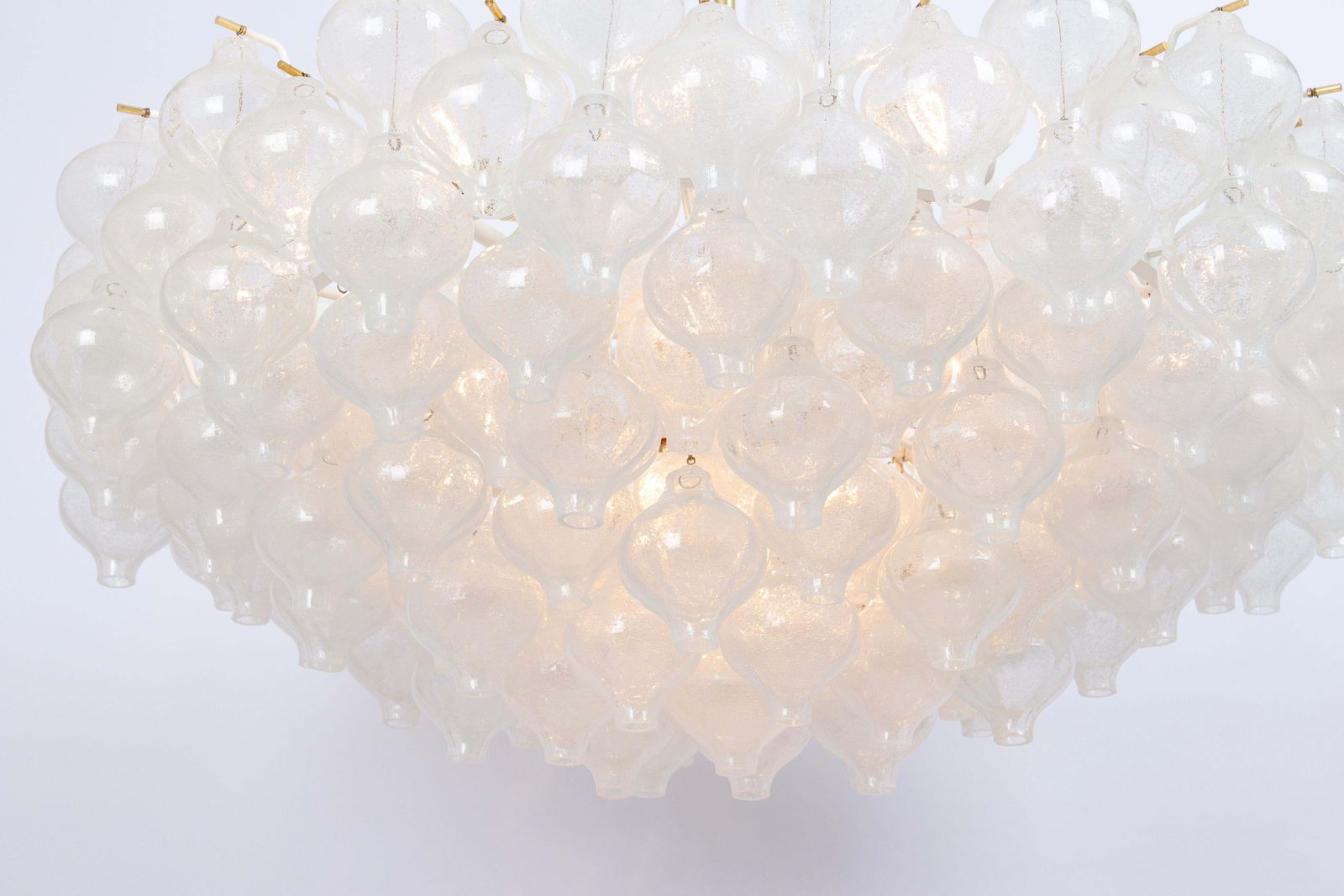 1 Of 2 Extra Large Tulipan Glass Chandelier By Kalmar, Austria, 1960s photo vinterior