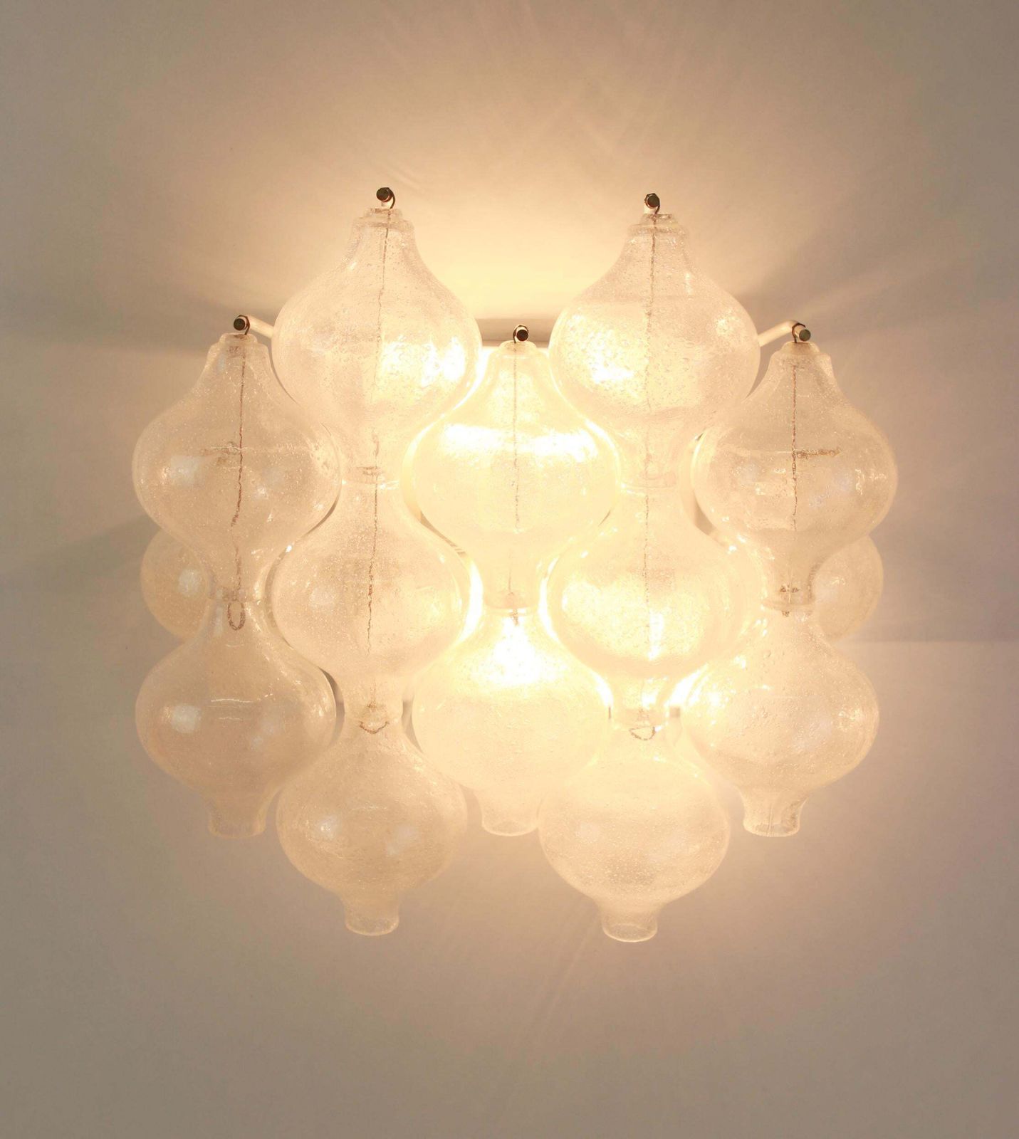 3095.0 1 Of 4 Pairs Of Large Kalmar 'Tulipan' Sconces Wall Lights, Austria, 1970s photo