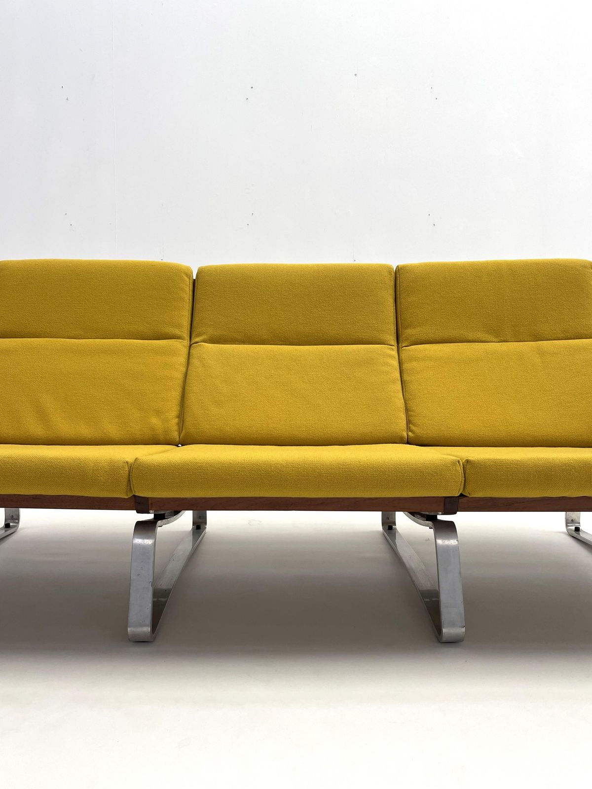 3 Seater Sofa In Aluminium And Teak photo 4127.0