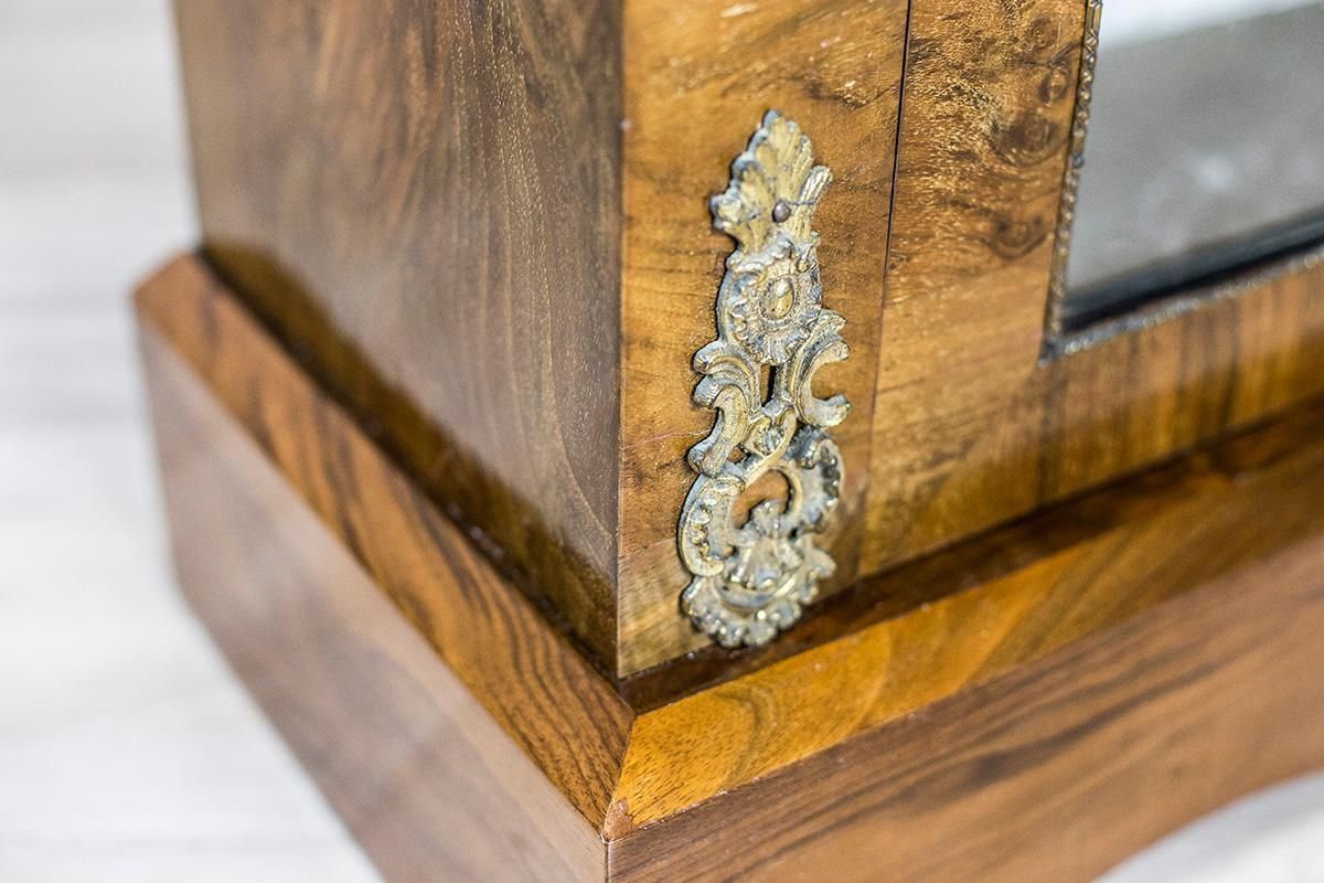 2192.0 Victorian Cabinet From The 19th Century Veneered With Walnut photo