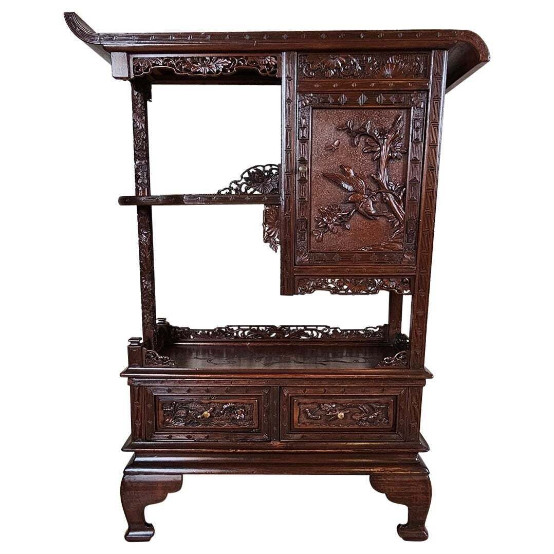 19th Century Japanese Cabinet Made Of Exotic Wood In Brown