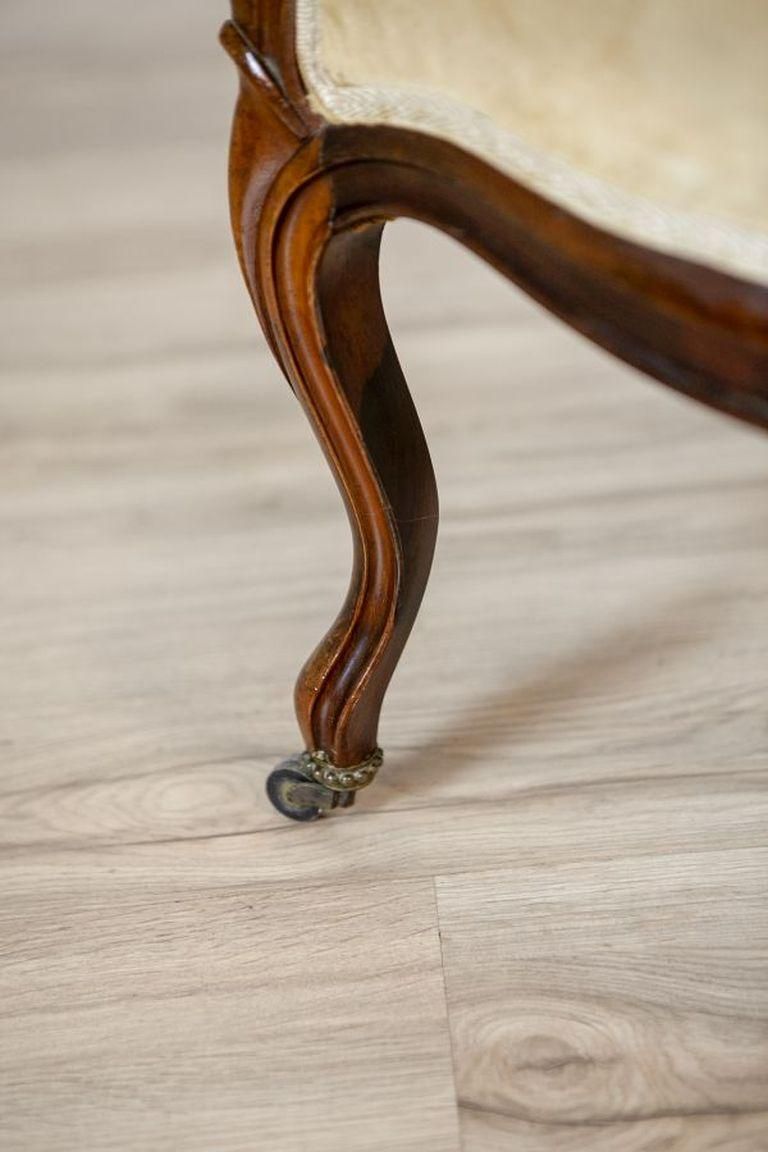 photo vinterior Pair Of Late 19th Century Walnut Armchairs In Beige Upholstery