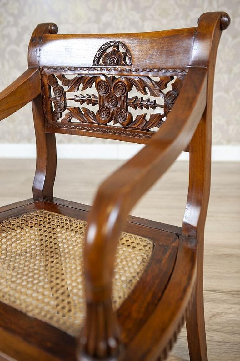 photo vinterior 19th Century Rosewood Parlor Set With Carved Backrests