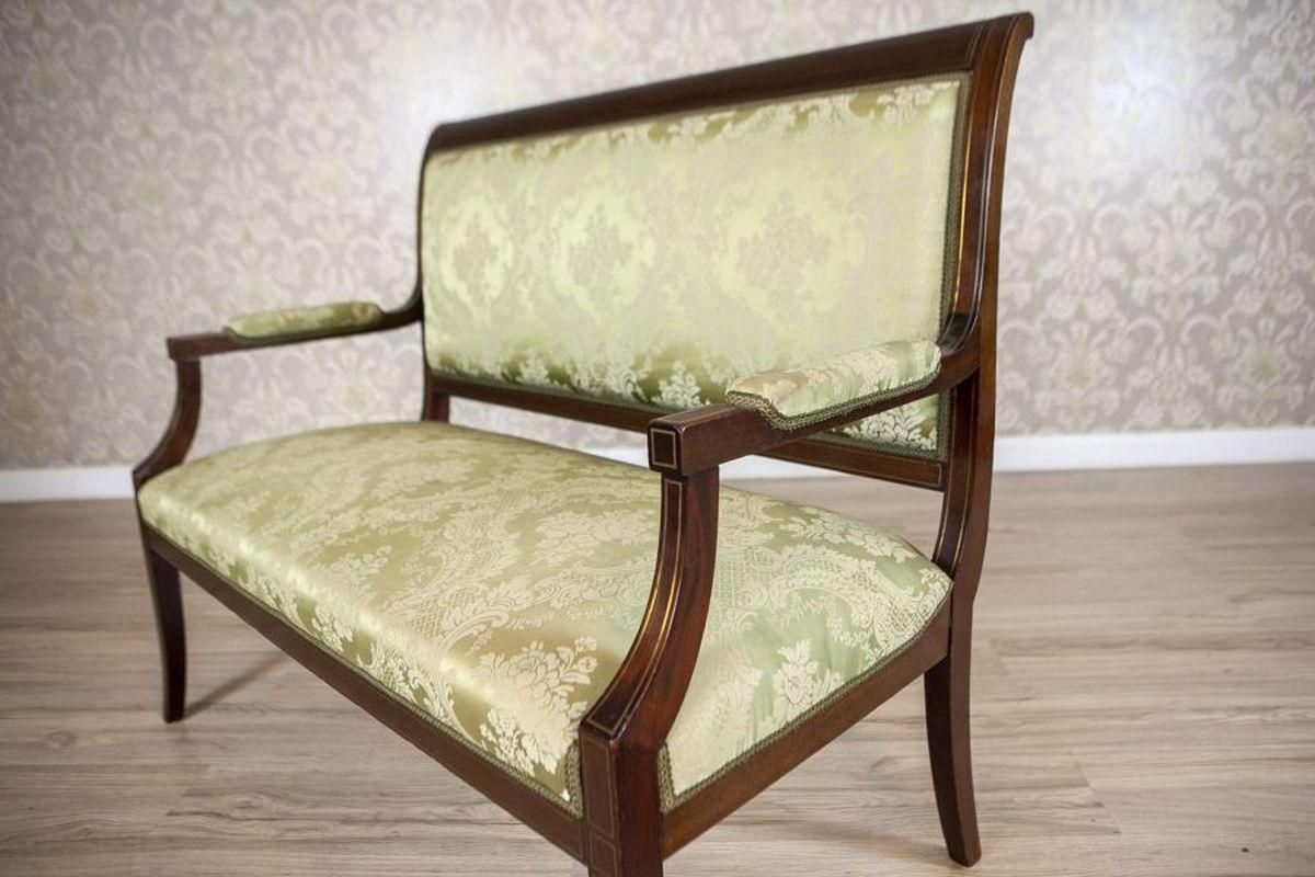 4212.0 Set Of Antique English Walnut Furniture From The Late 19th Century photo