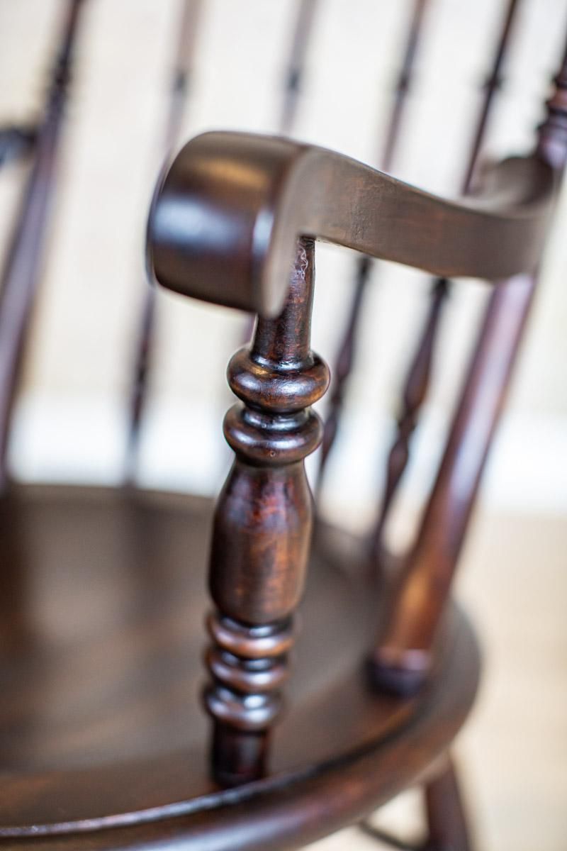 photo furniture 19th Century English Beech Wood Armchair In Dark Brown