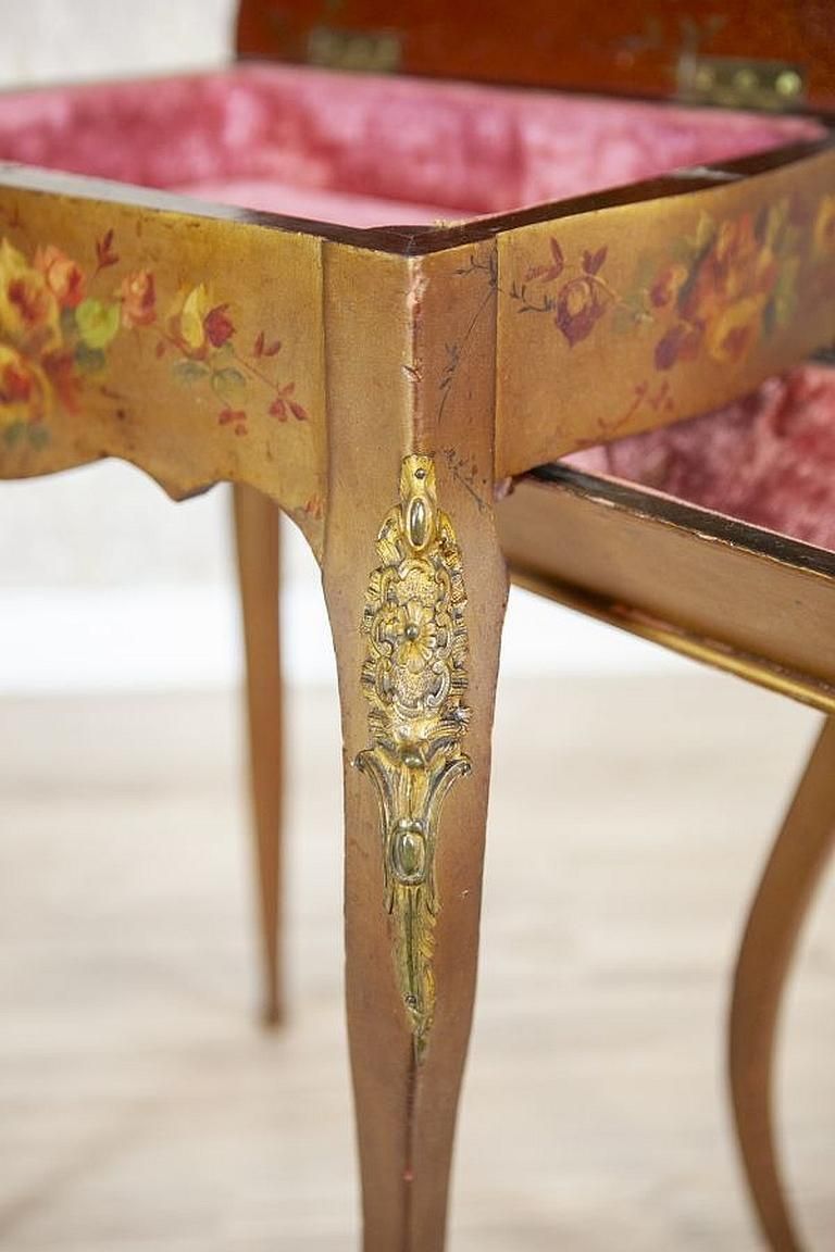 photo vinterior Mahogany Sewing Table With Brass Details From The Late 19th Century