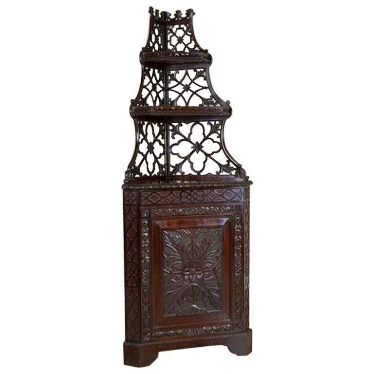 Mahogany Corner Cabinet/étagère From The Early 20th Century With Openwork Sides
