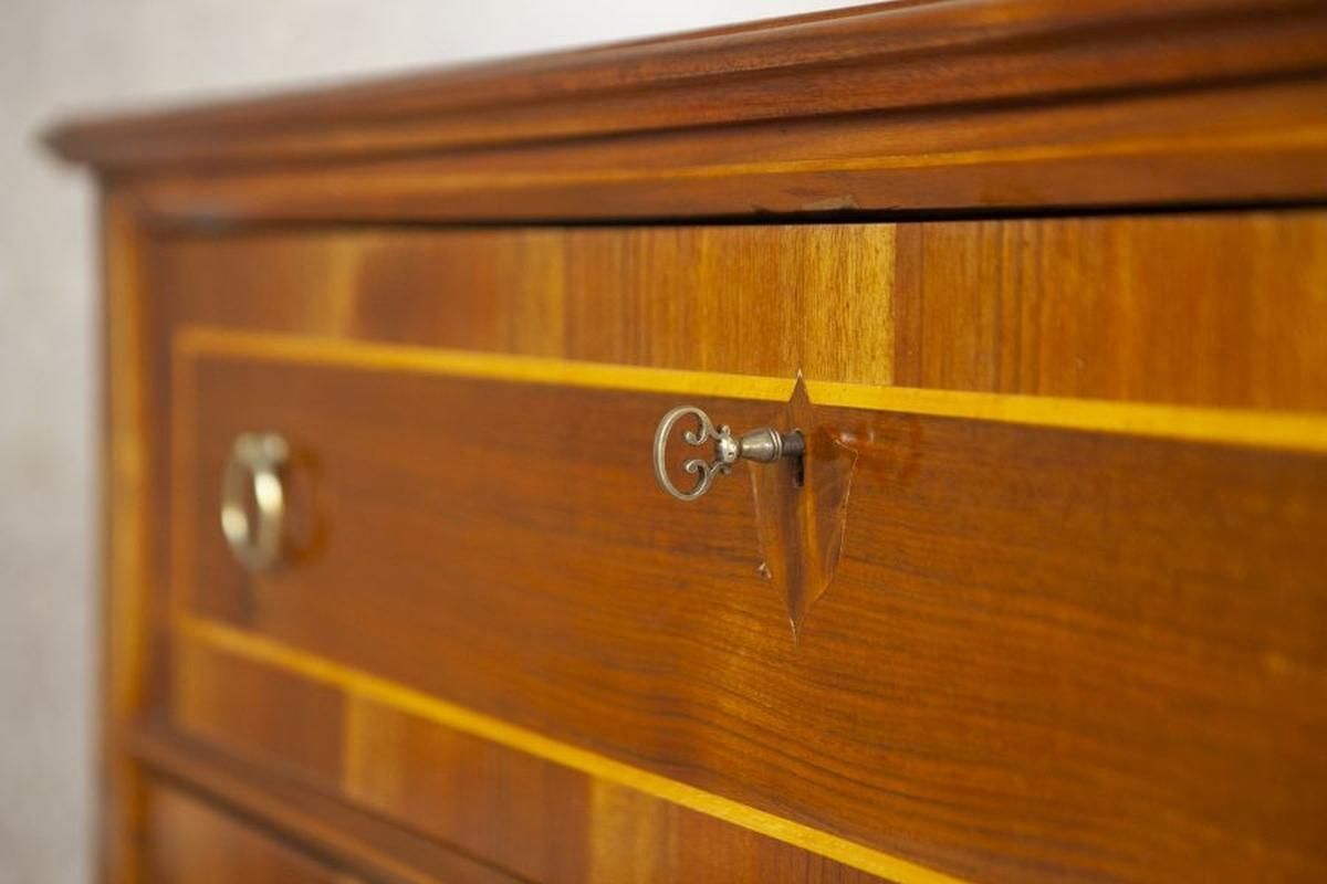 photo furniture Dresser In Light Brown, Early 20th Century