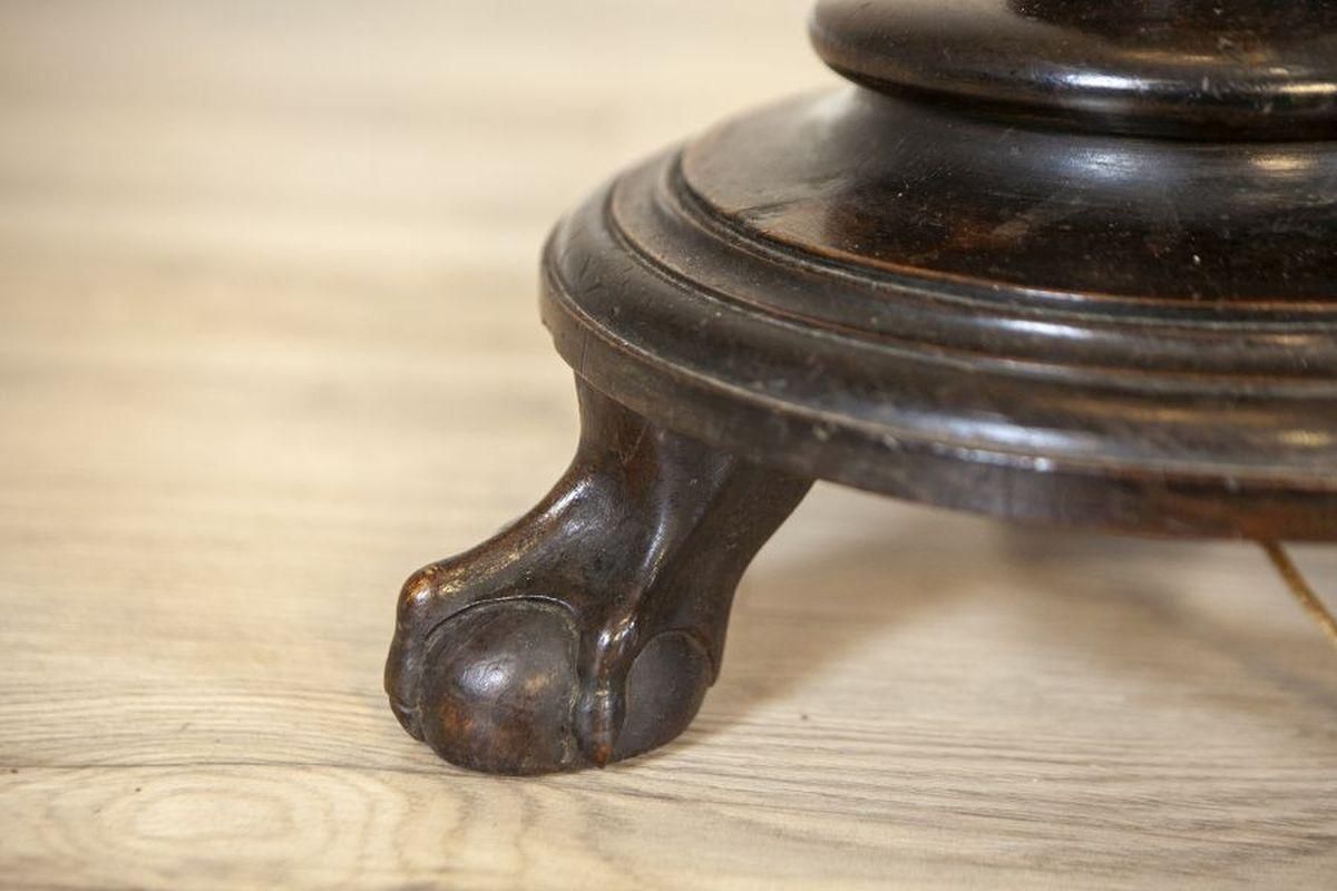 Early 20th Century Floor Lamp On Brown Wooden Base In Chippendale Style photo vintage