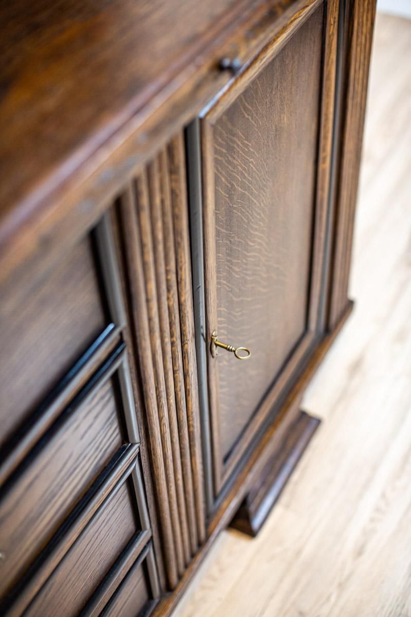photo buy Grand Oak Veener Buffet From The Interwar Period