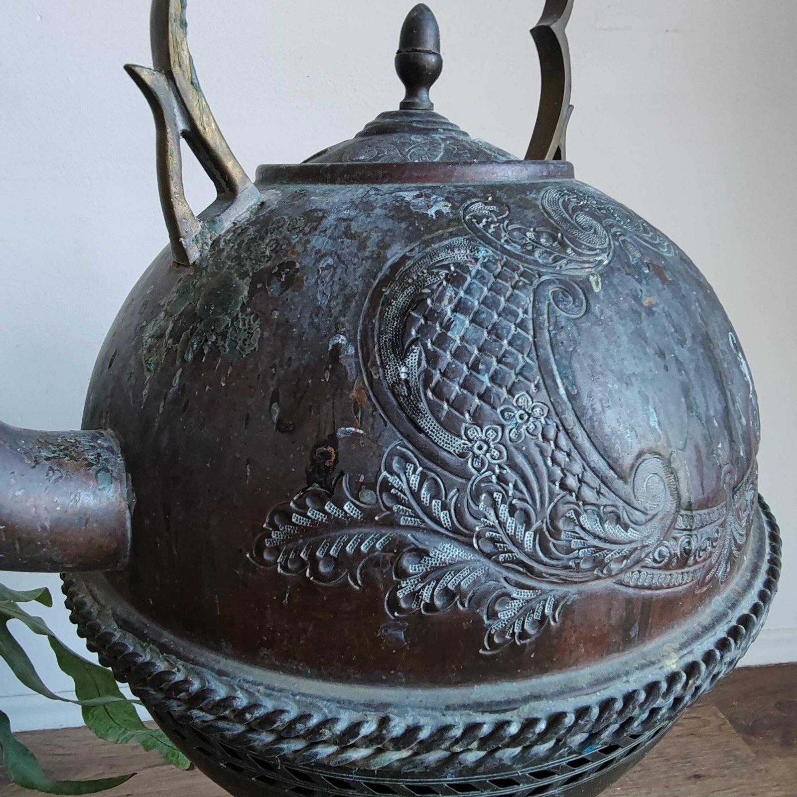 Rare 1920s French Copper Kettle & Warmer Stand Belle époque Antique, Watertight Ornate Courtyard Find From Grasse France Stunning Functional photo 226.0