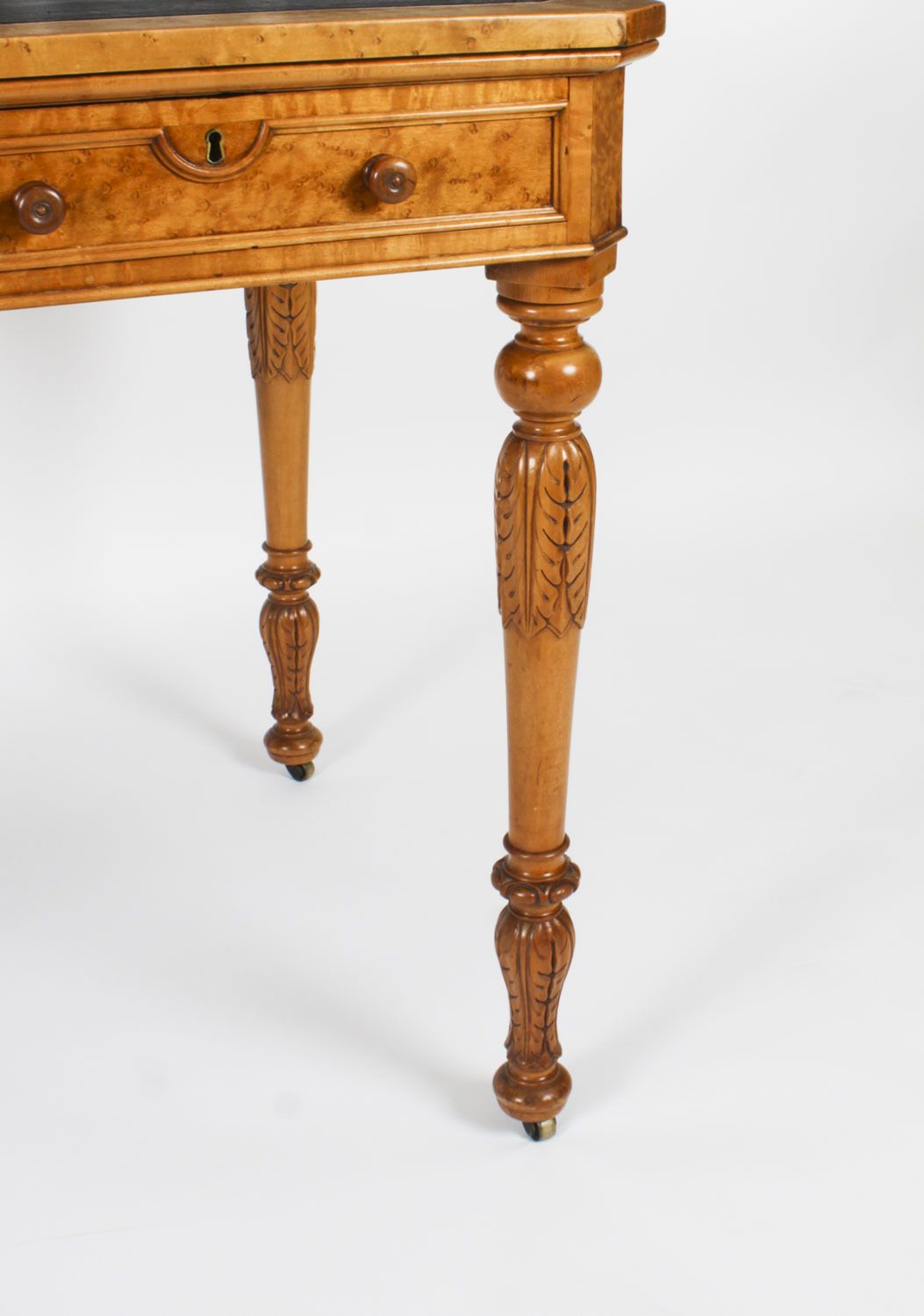 photo vinterior Antique Gillows Style Birdseye Maple Writing Desk C.1880
