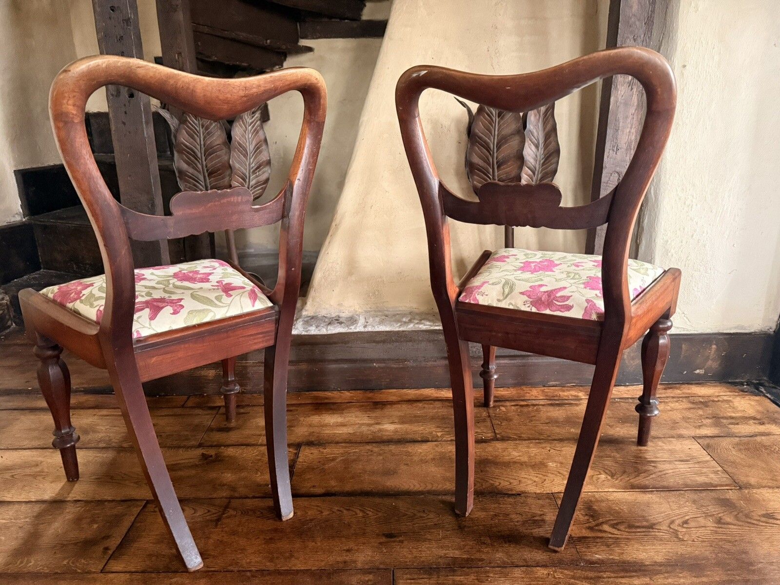 Pair Of Antique Solid Mahogany Drop In Balloon Heart Shaped Hall Dining Chairs photo 249.0