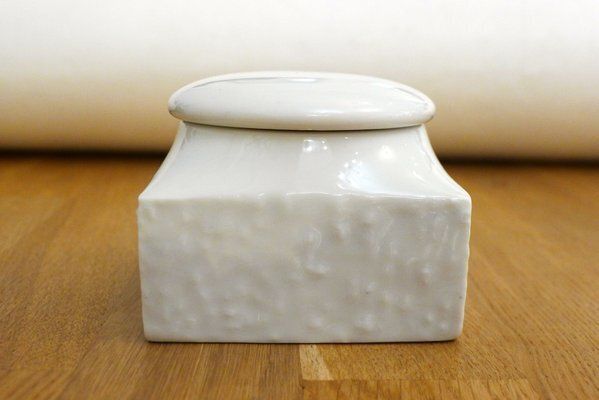 Small Porcelain Toiletry Box By P. Muller For Sgrafo Modern, Germany, 1960s photo 75.0