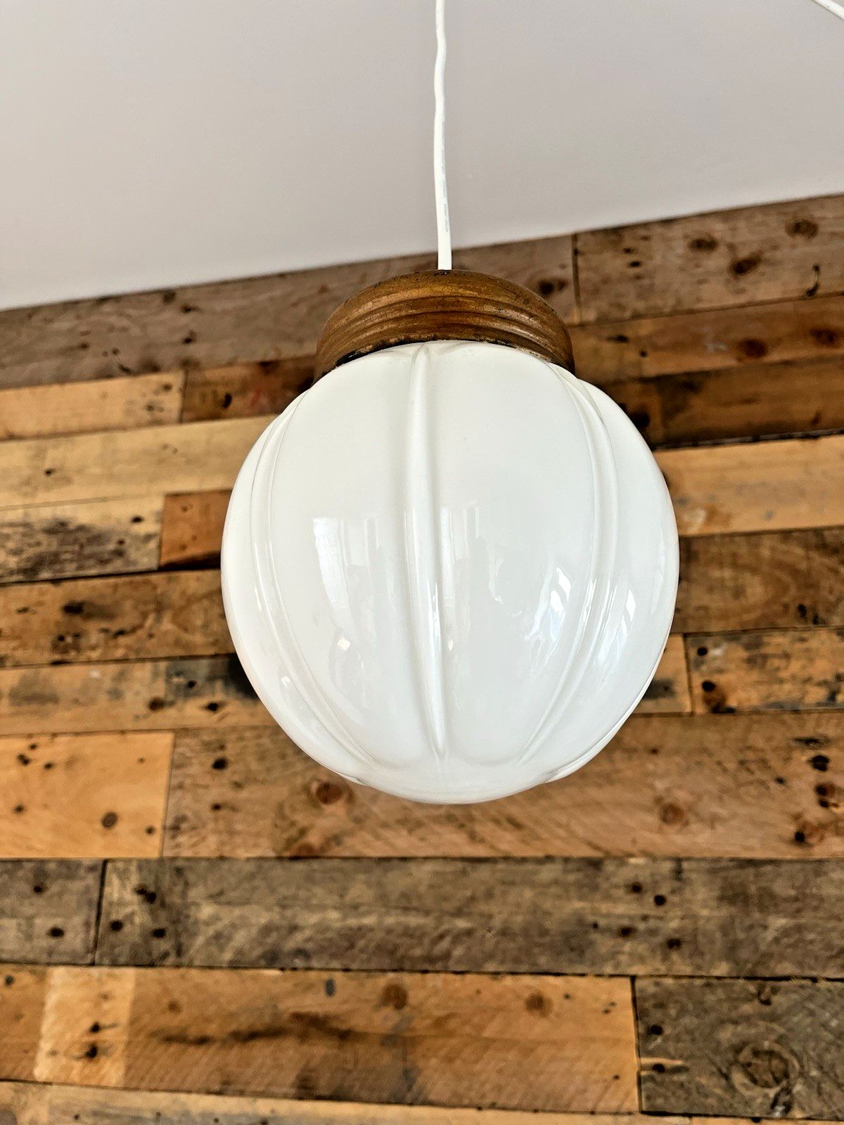photo vinterior Art Deco Fluted Pumpkin Opaline Glass Globe Ceiling Light Lamp Shade & Gallery