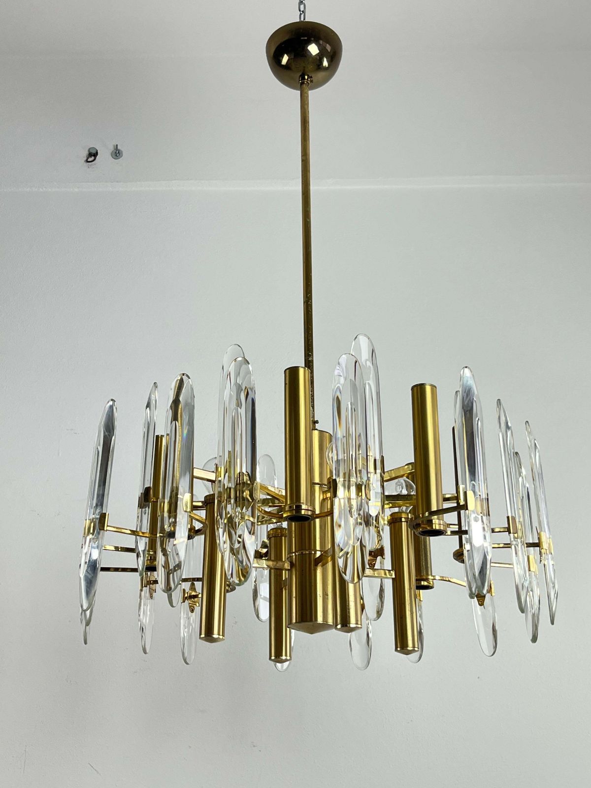 Italian Mid Century Sciolari 12 Light Brass And Crystal Chandelier photo furniture