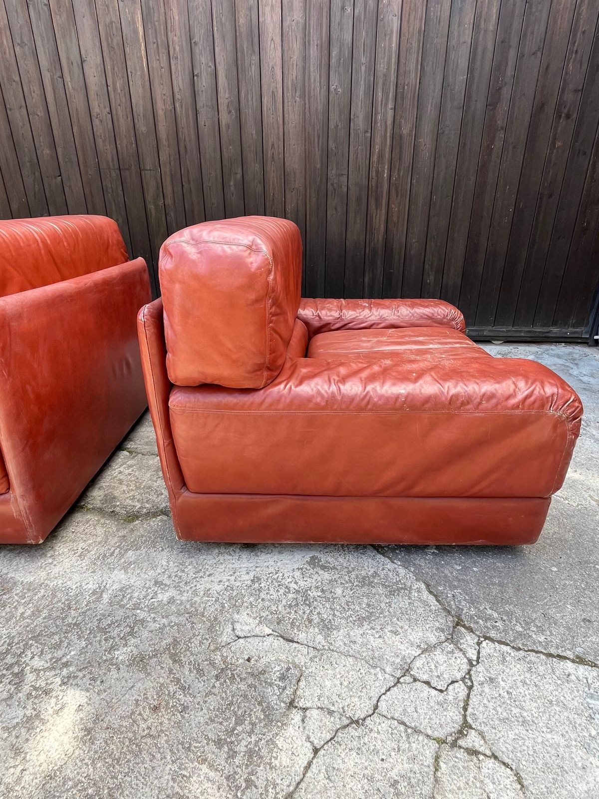 photo furniture Set Of 2 Mid Century Leather Armchairs Dall'oca Italian Design 1970s
