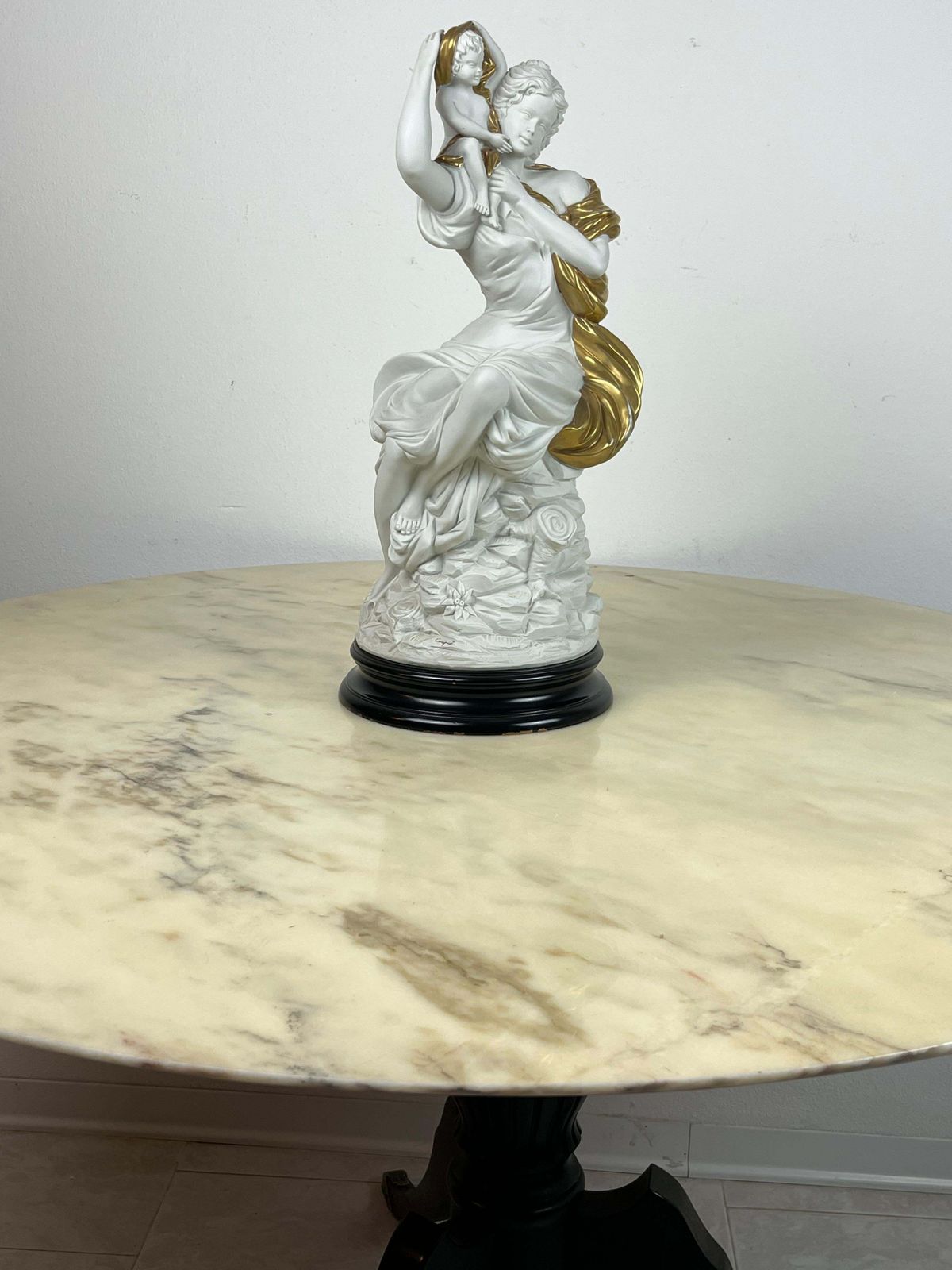 photo vinterior Large Carpiè Porcelain Statue, Made In Italy, 1970s