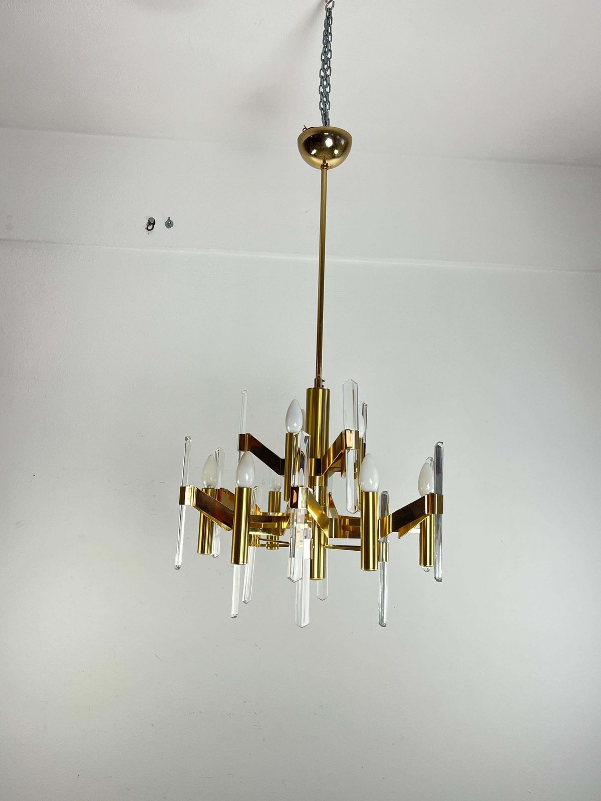 9 Light Chandelier By Gaetano Sciolari In Golden Brass And Crystal, 1970s photo furniture