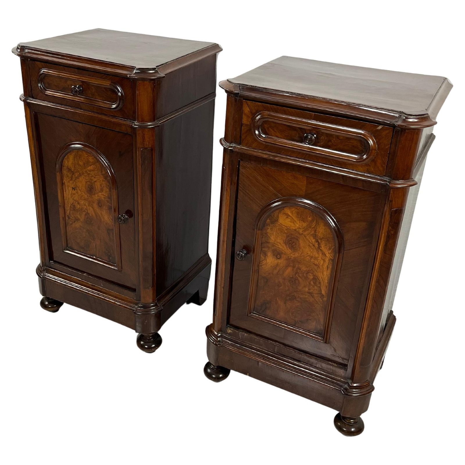 Set Of 2 Mid Century Italian Bedside Tables, 1930s