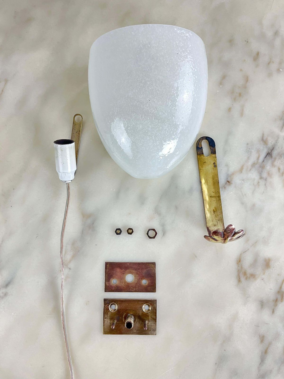 photo vinterior Mid Century Ercole Barovier Murano Glass And Brass Wall Lamp 1950s