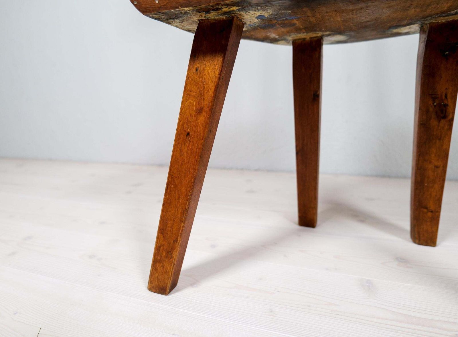 photo furniture 19th Century Swedish Folk Art Chair In Higly Decorative Shapes
