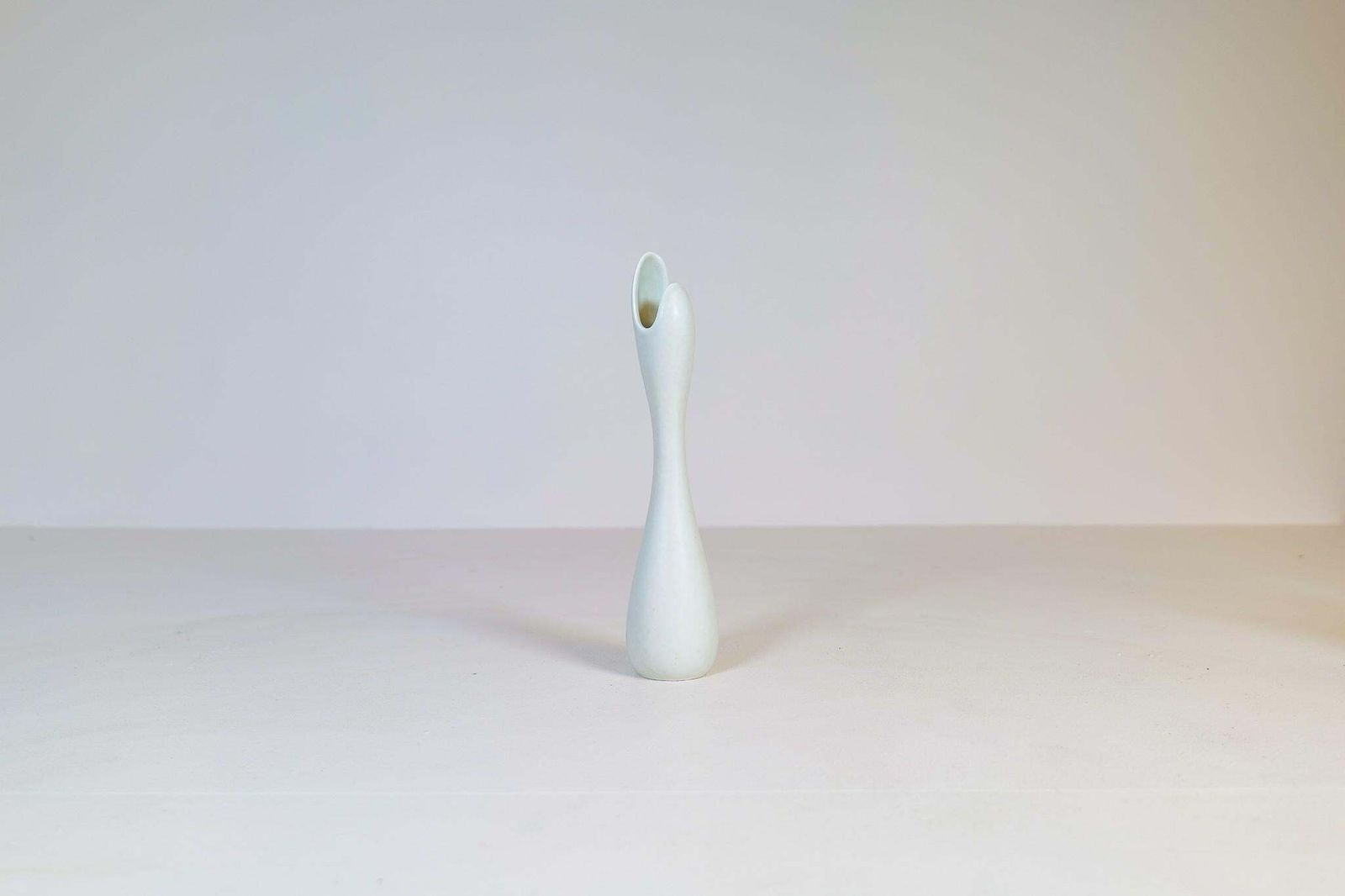 Midcentury Modern Ceramic Vase "Caolina" Gunnar Nylund Rörstrand, Sweden photo vintage