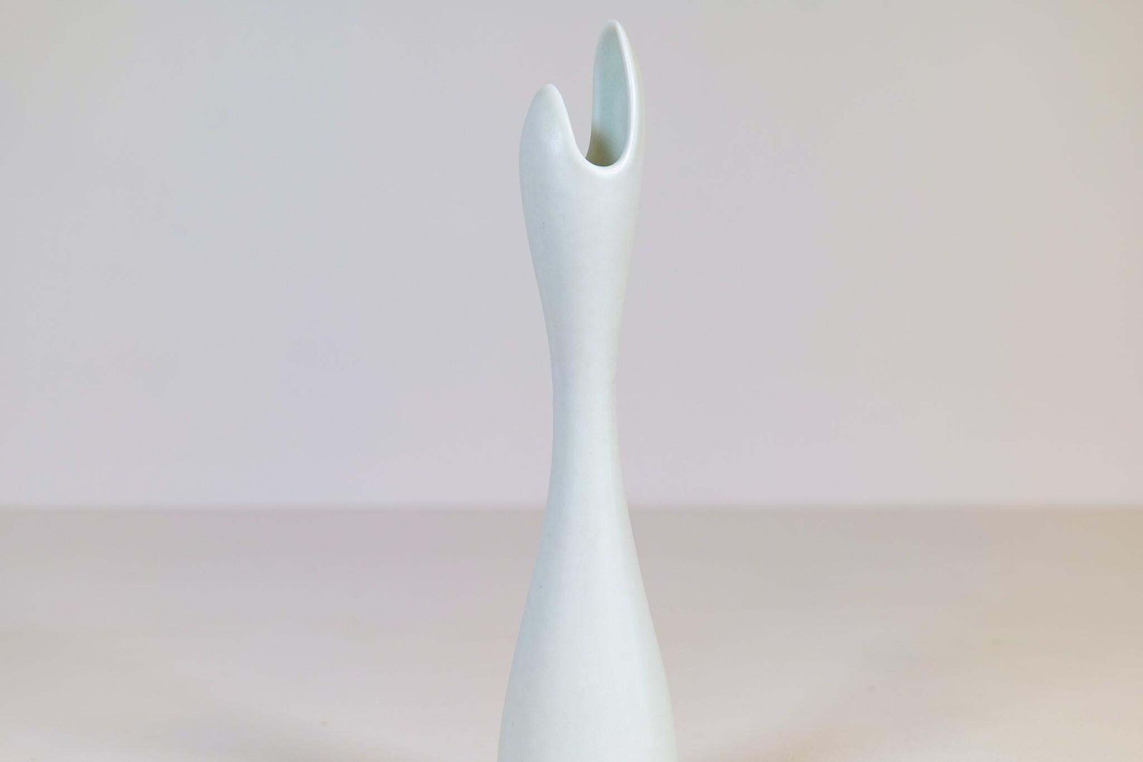 photo vintage Midcentury Modern Ceramic Vase "Caolina" Gunnar Nylund Rörstrand, Sweden