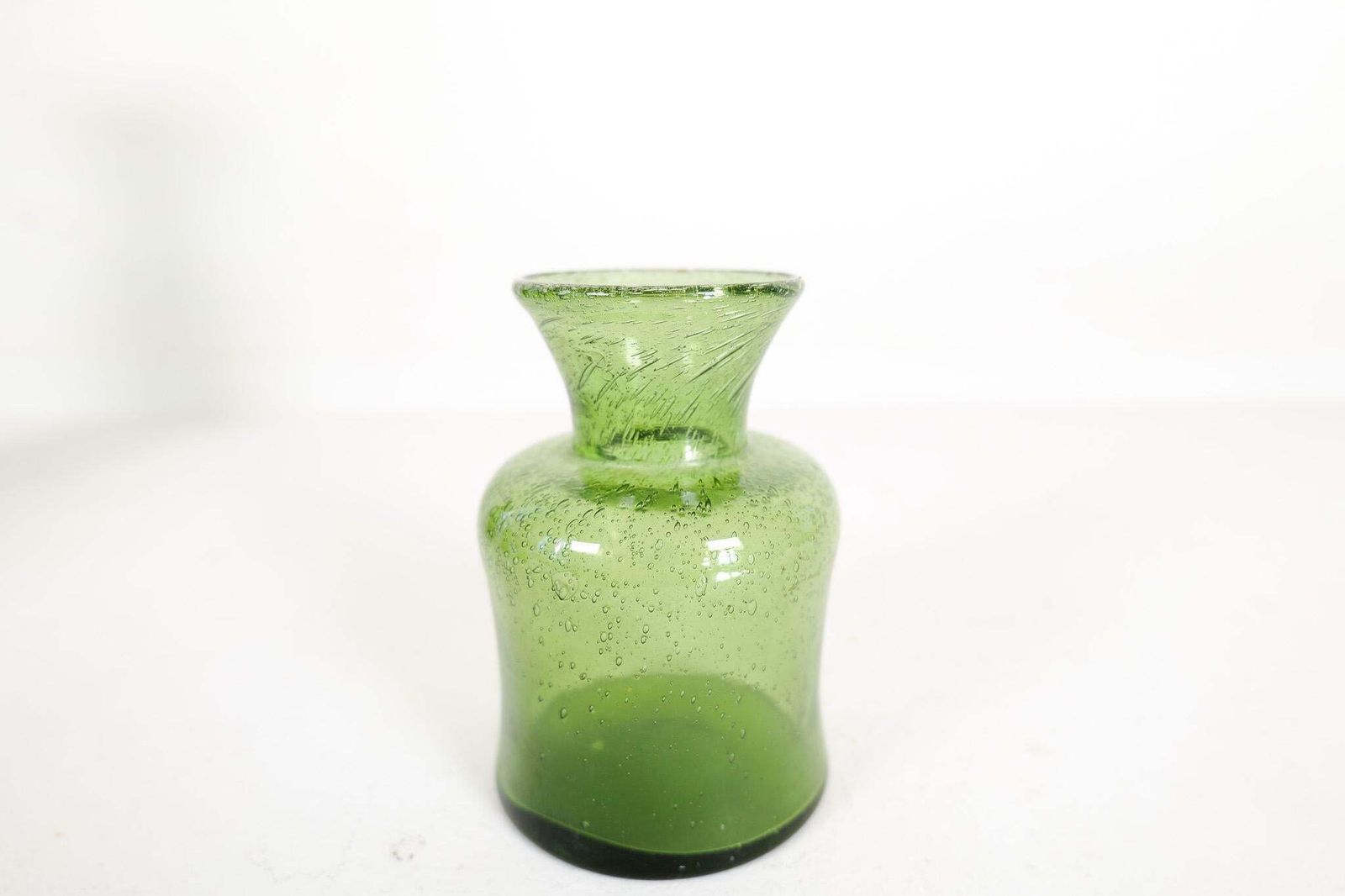 photo vinterior Midcentury Modern Collection Of Six Green Vases By Erik Hoglund, Sweden, 1960s